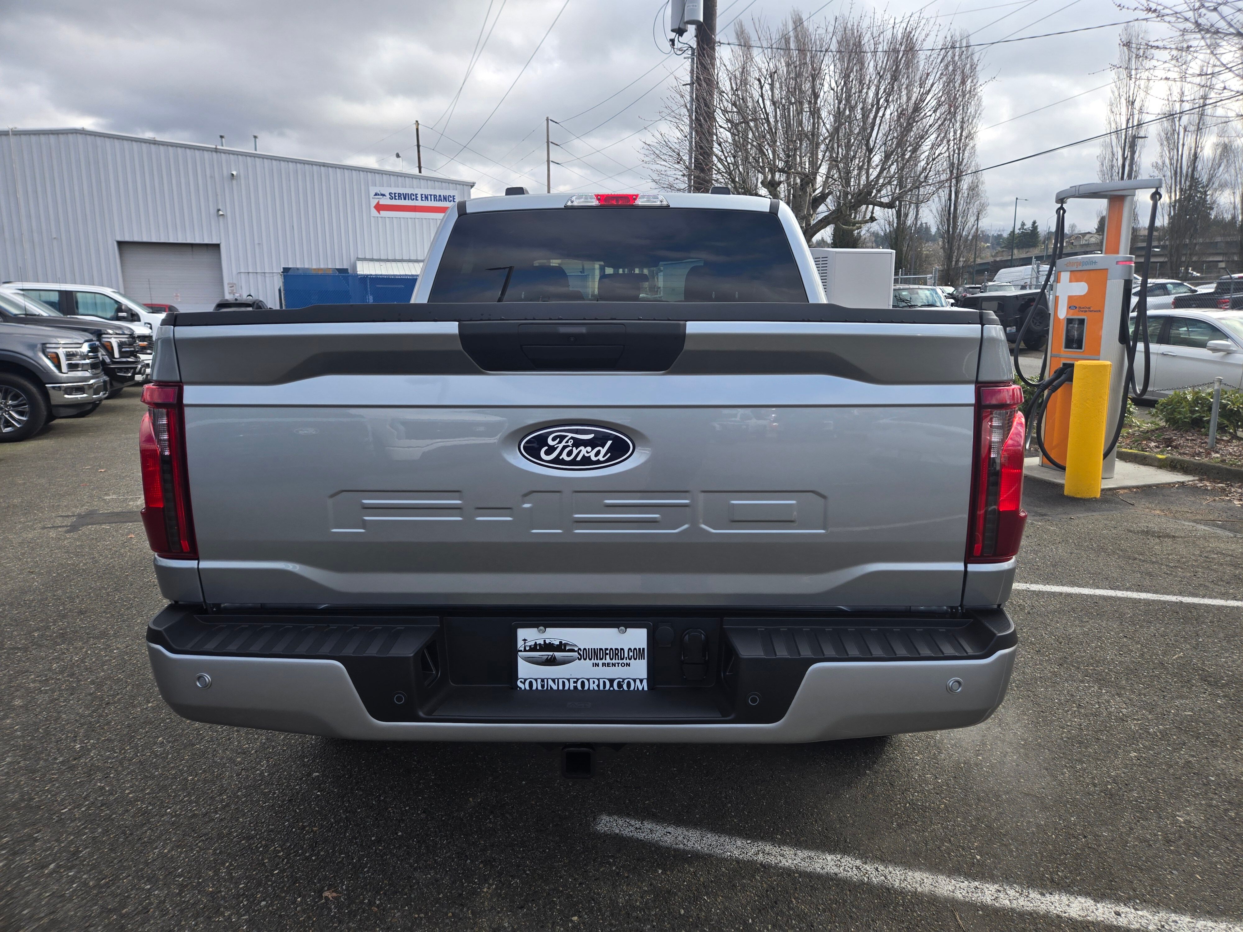 View vehicle photo 6