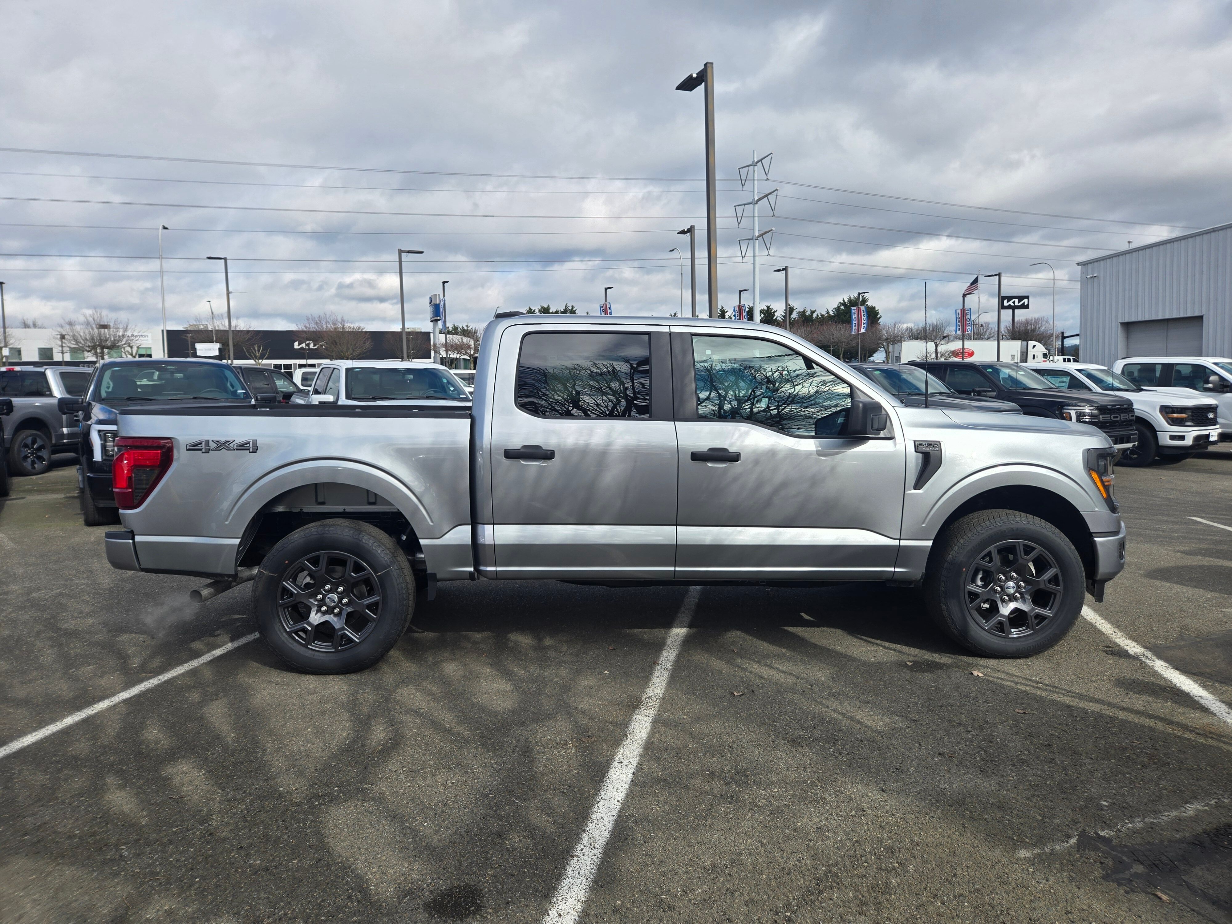 View vehicle photo 4