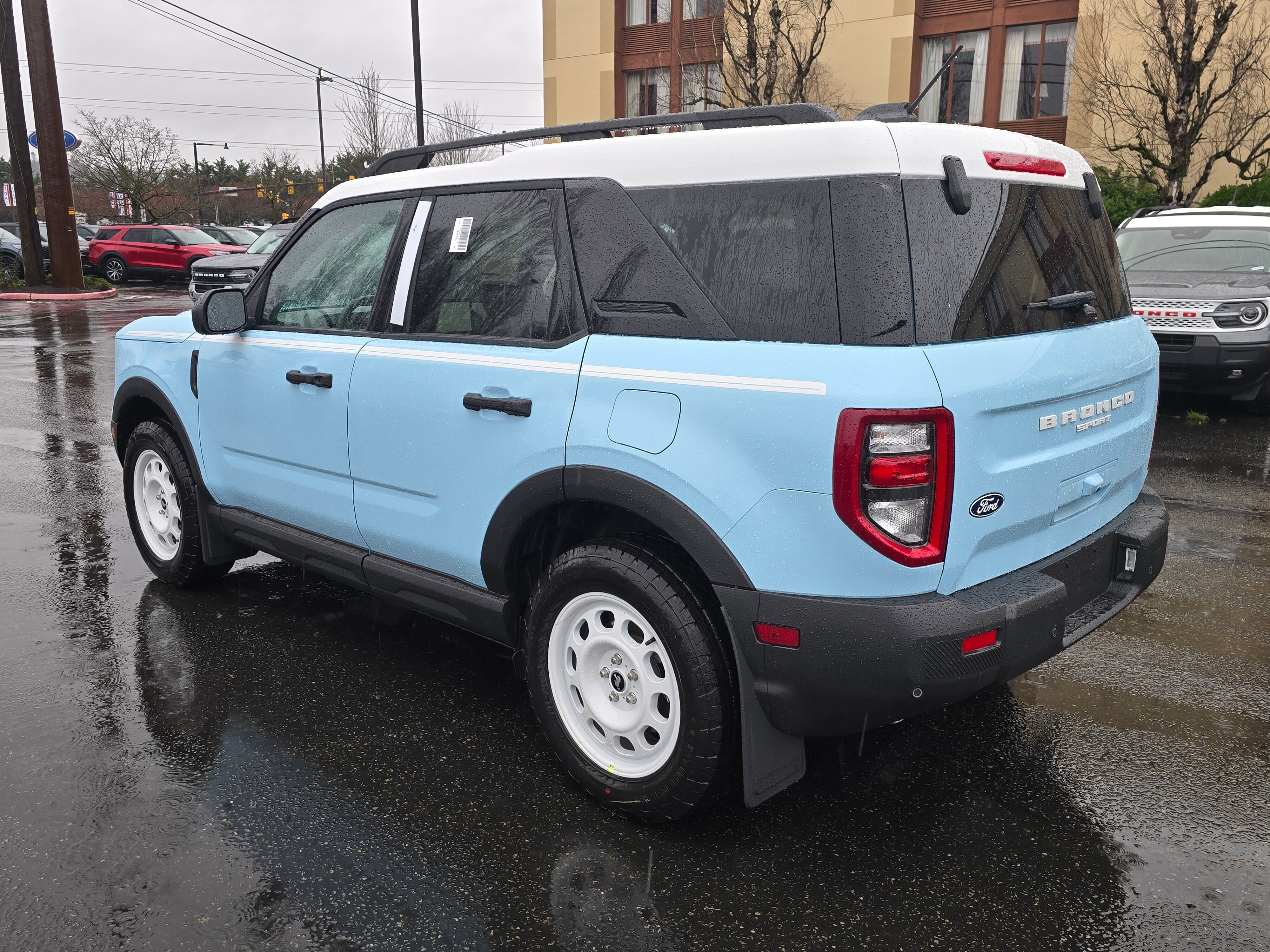 View vehicle photo 7