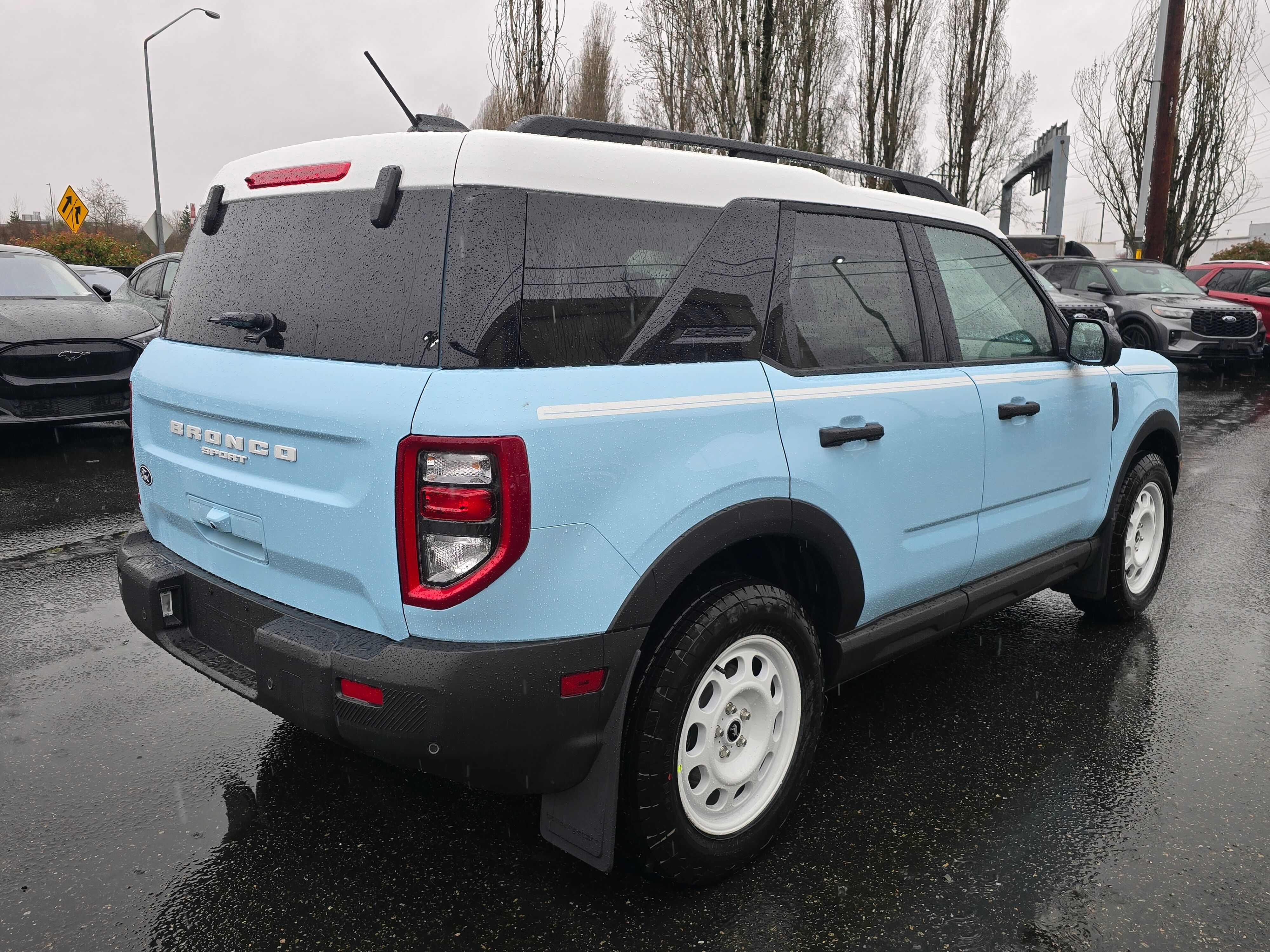 View vehicle photo 5