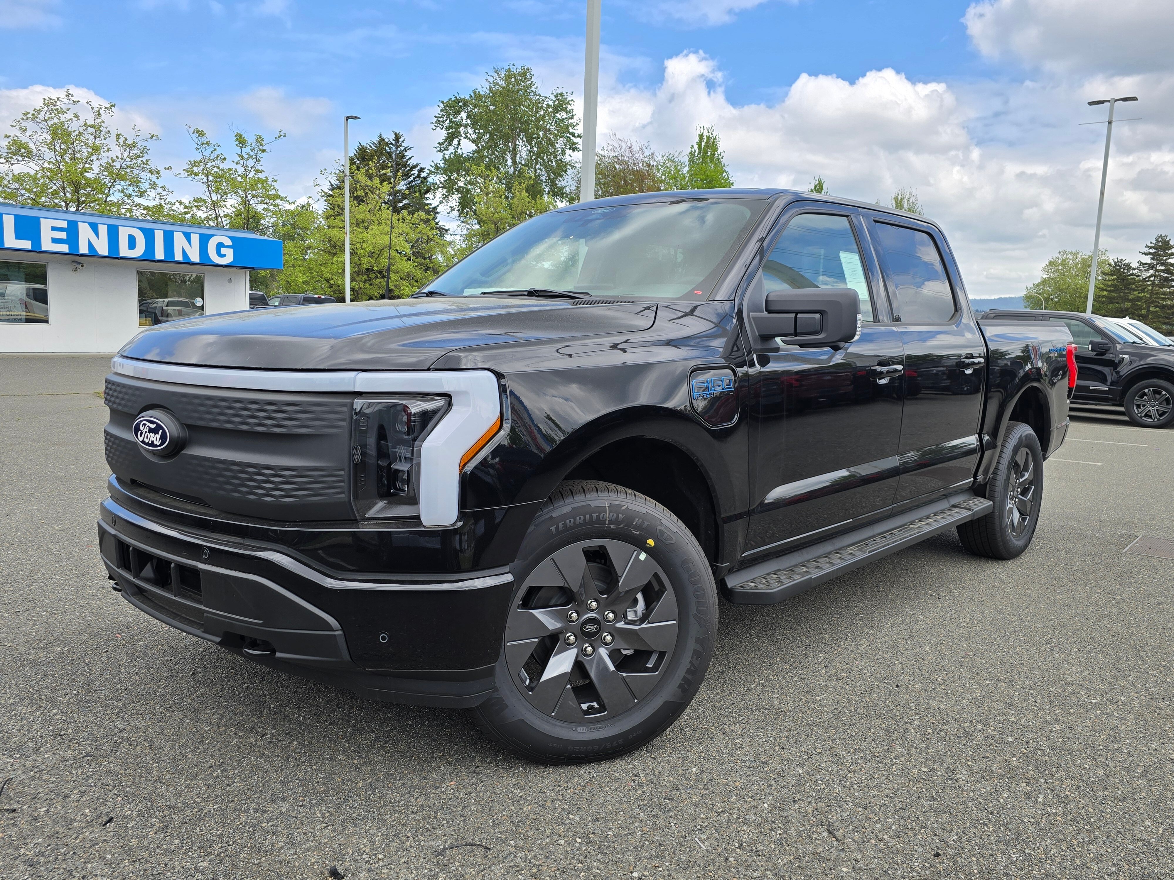 AGATE BLACK METALLIC 2025 Ford F-150 Lightning Pickup Truck All-Wheel Drive Automatic
