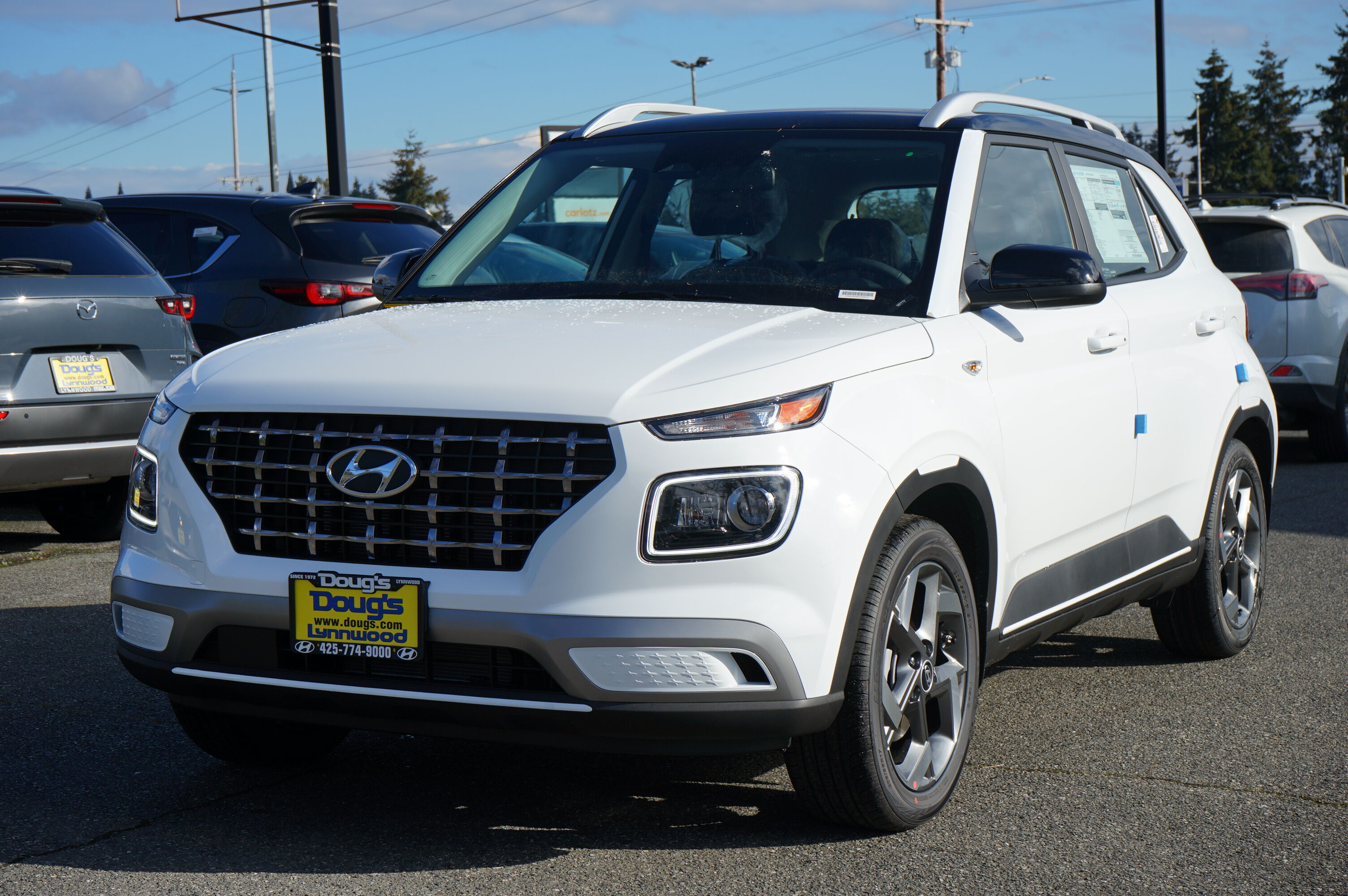 Lunar White w/Black Roof 2025 Hyundai Venue Front-Wheel Drive Continuously Variable Transmission