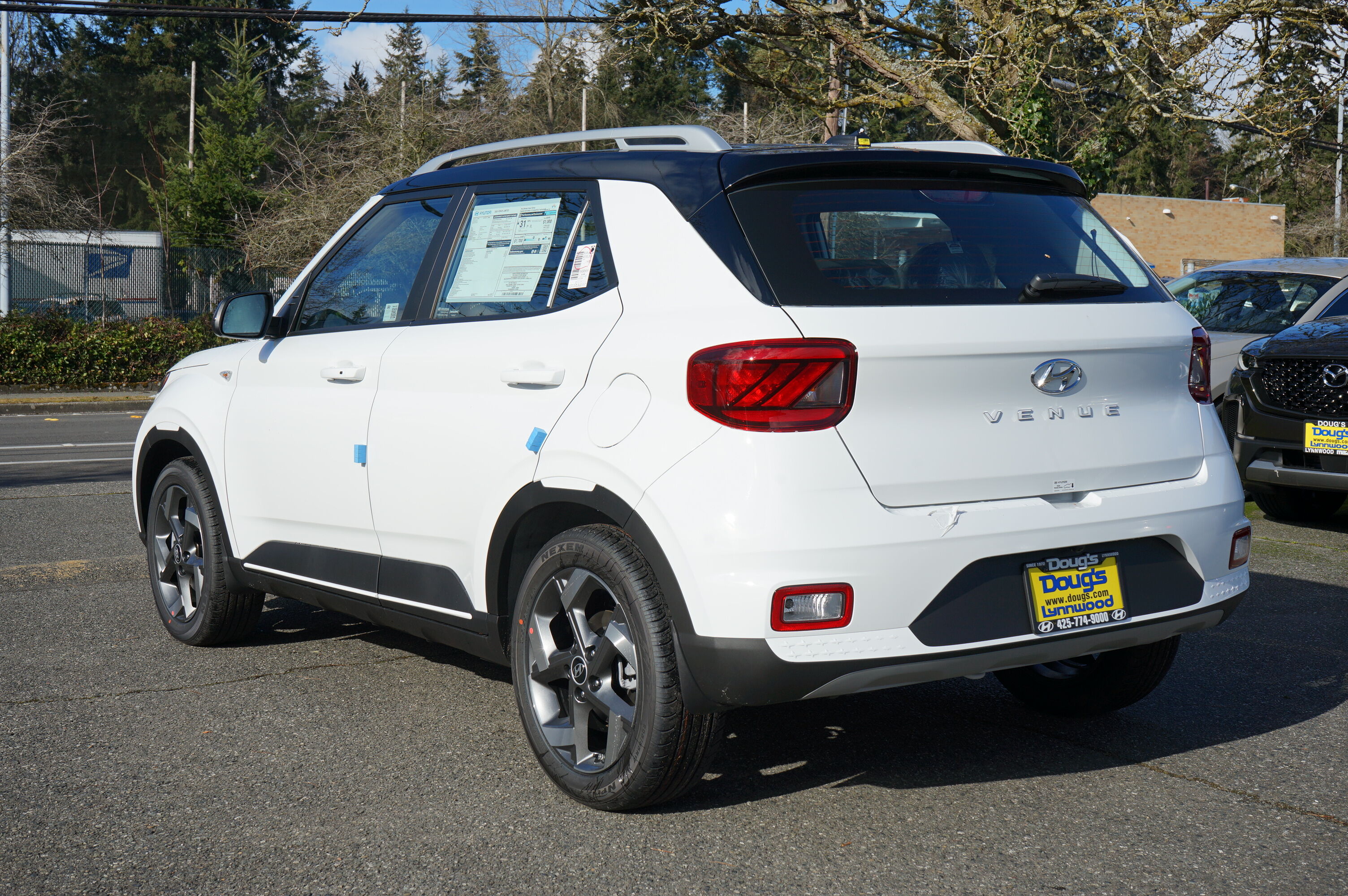 View vehicle photo 4