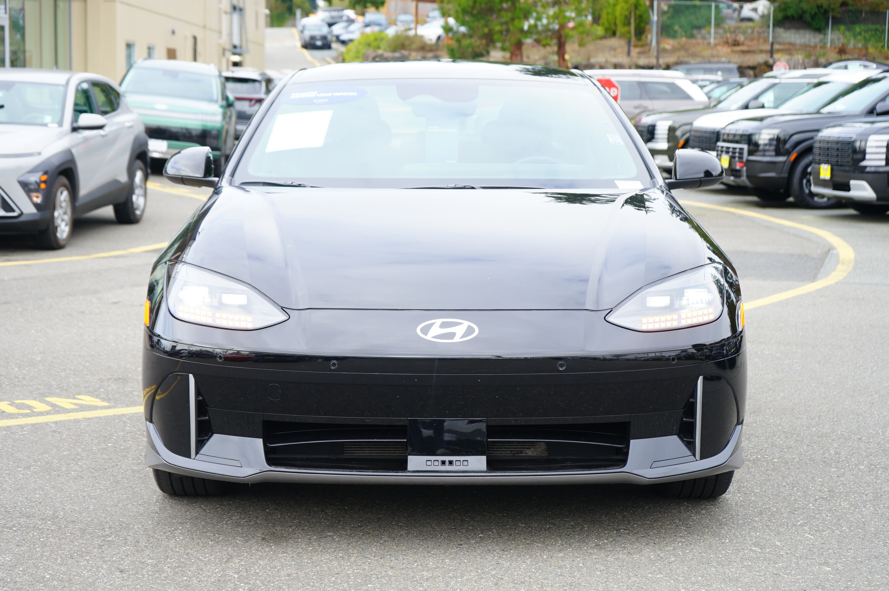 View vehicle photo 4