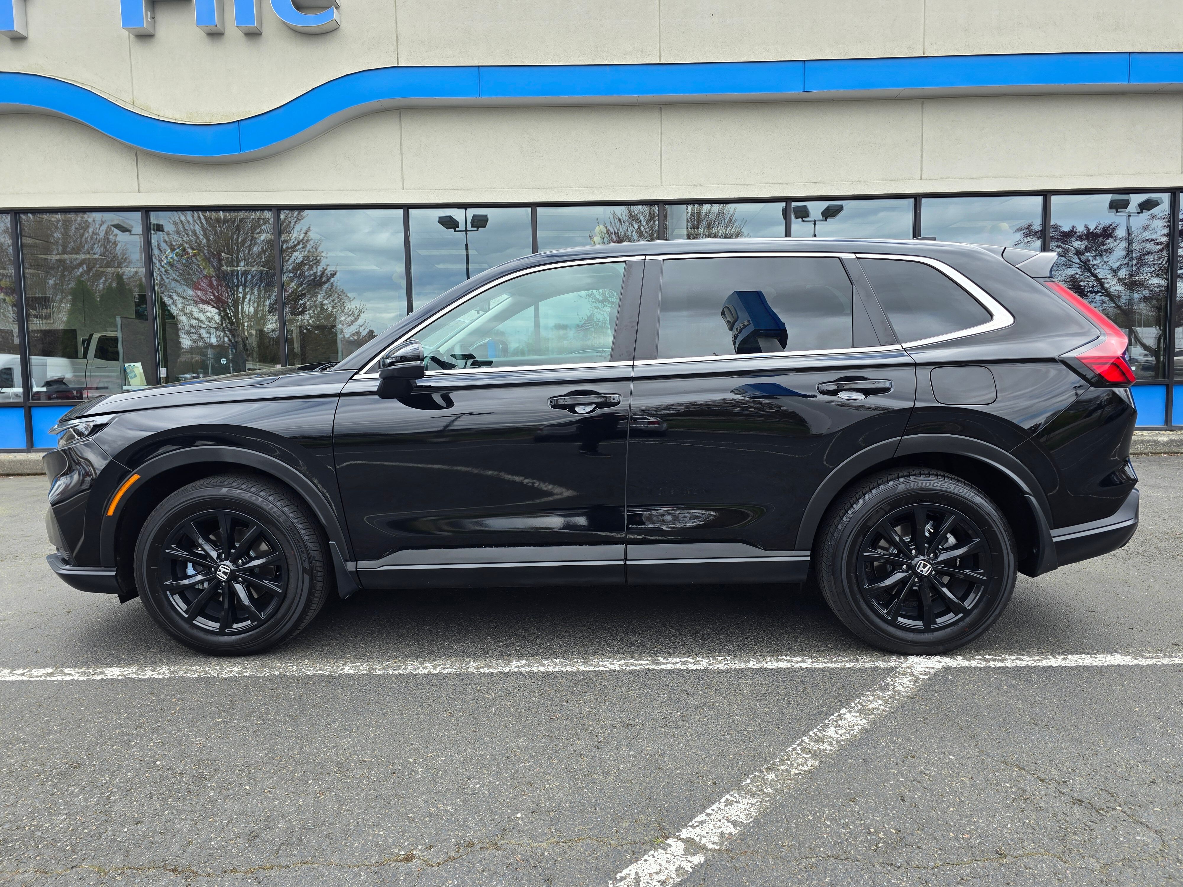 View vehicle photo 2