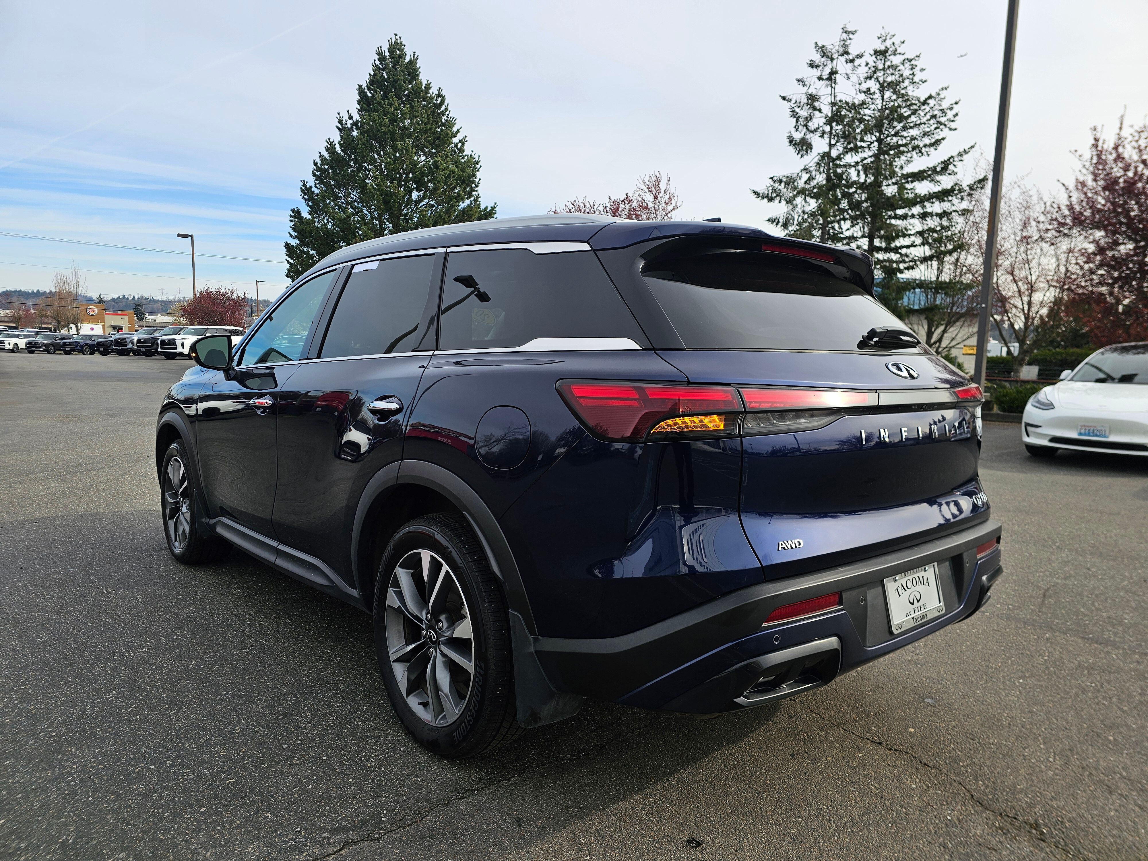 View vehicle photo 5