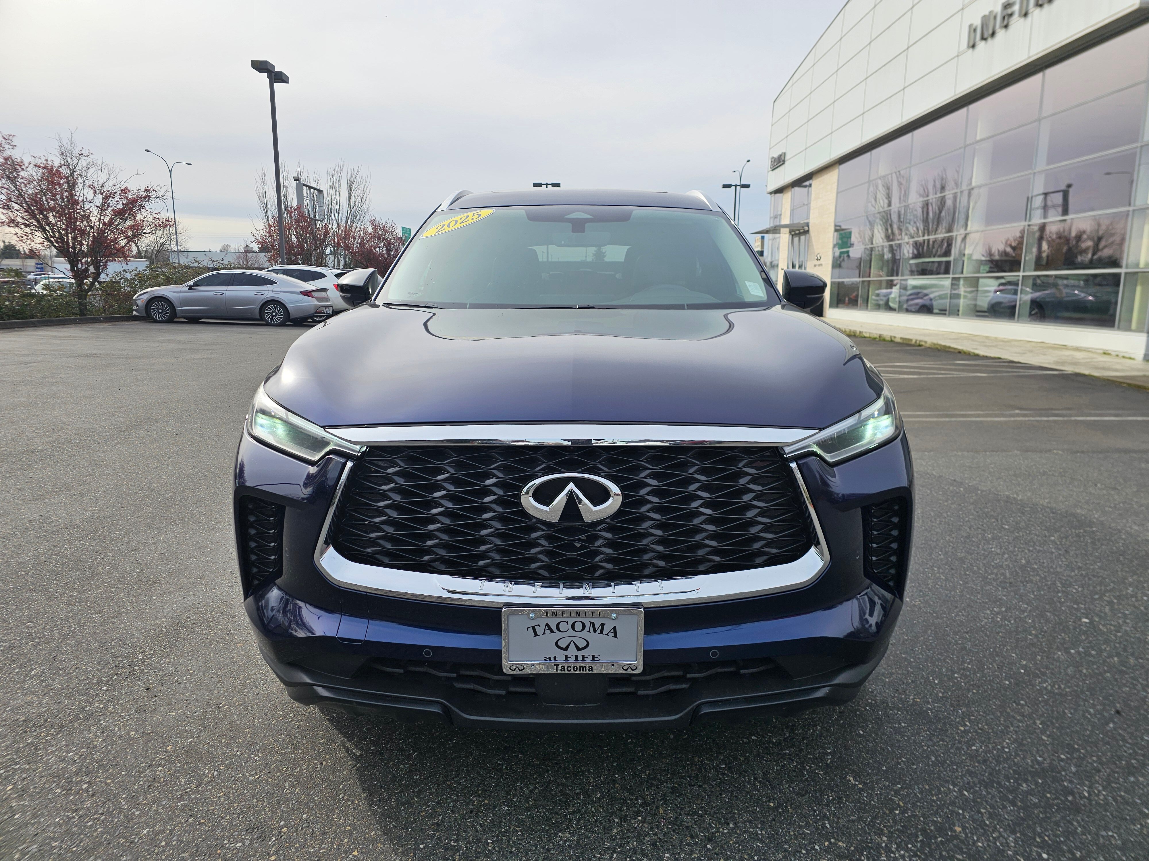 View vehicle photo 2