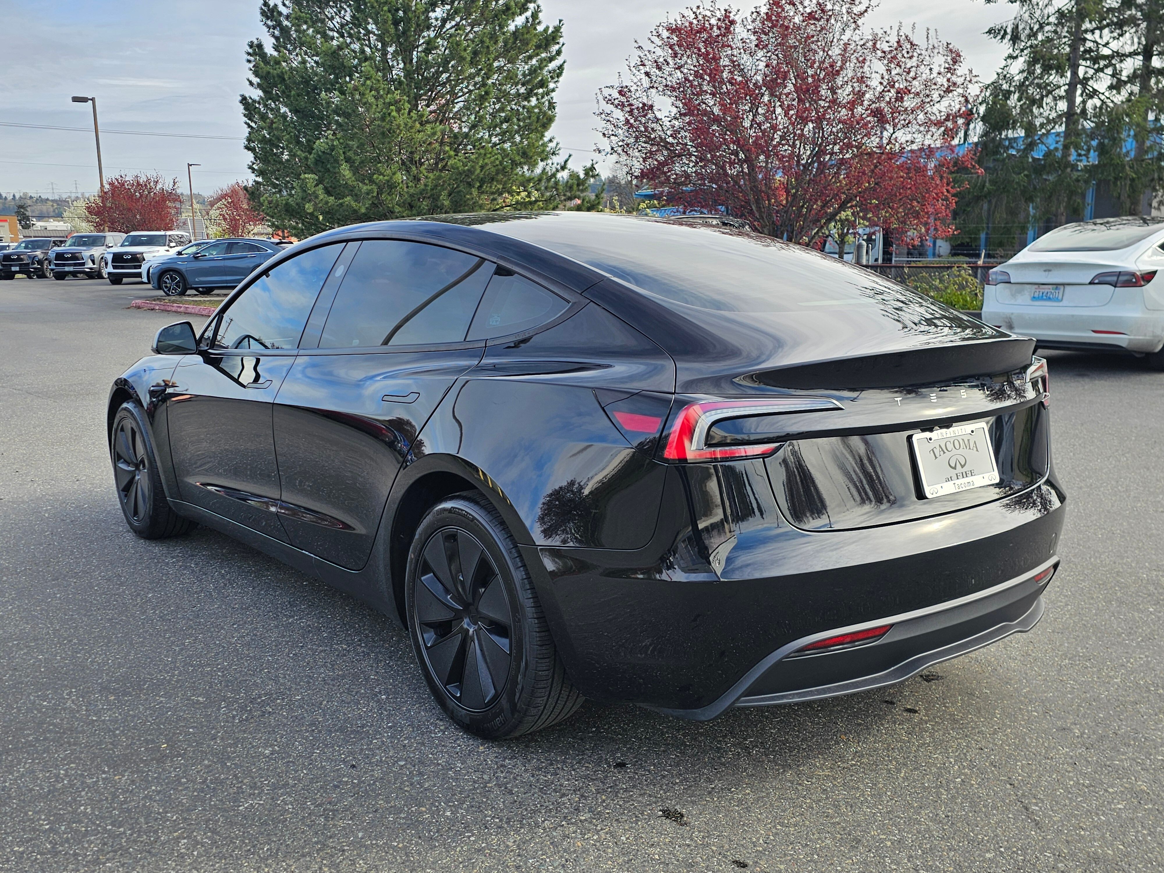 View vehicle photo 5