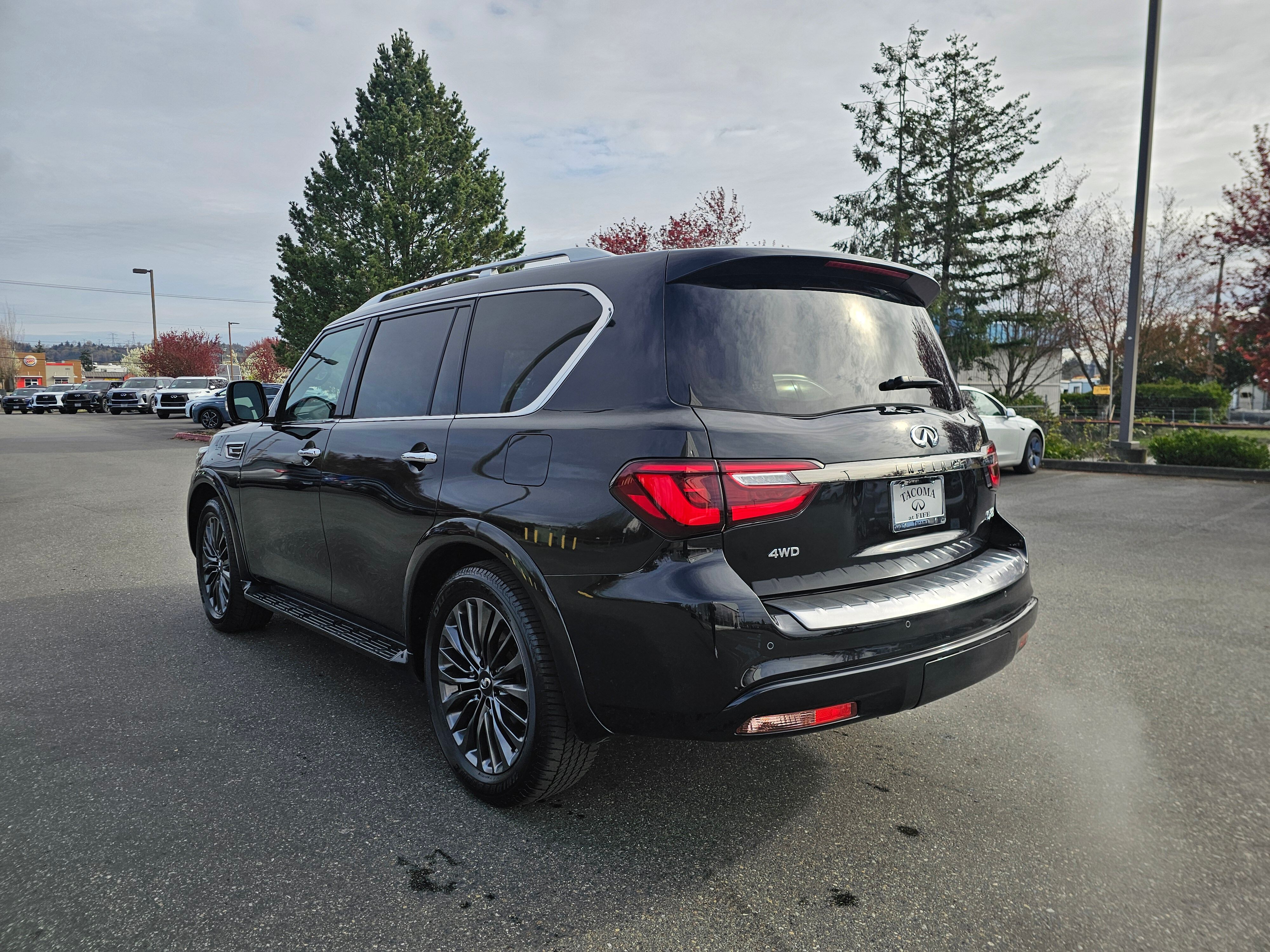 View vehicle photo 5