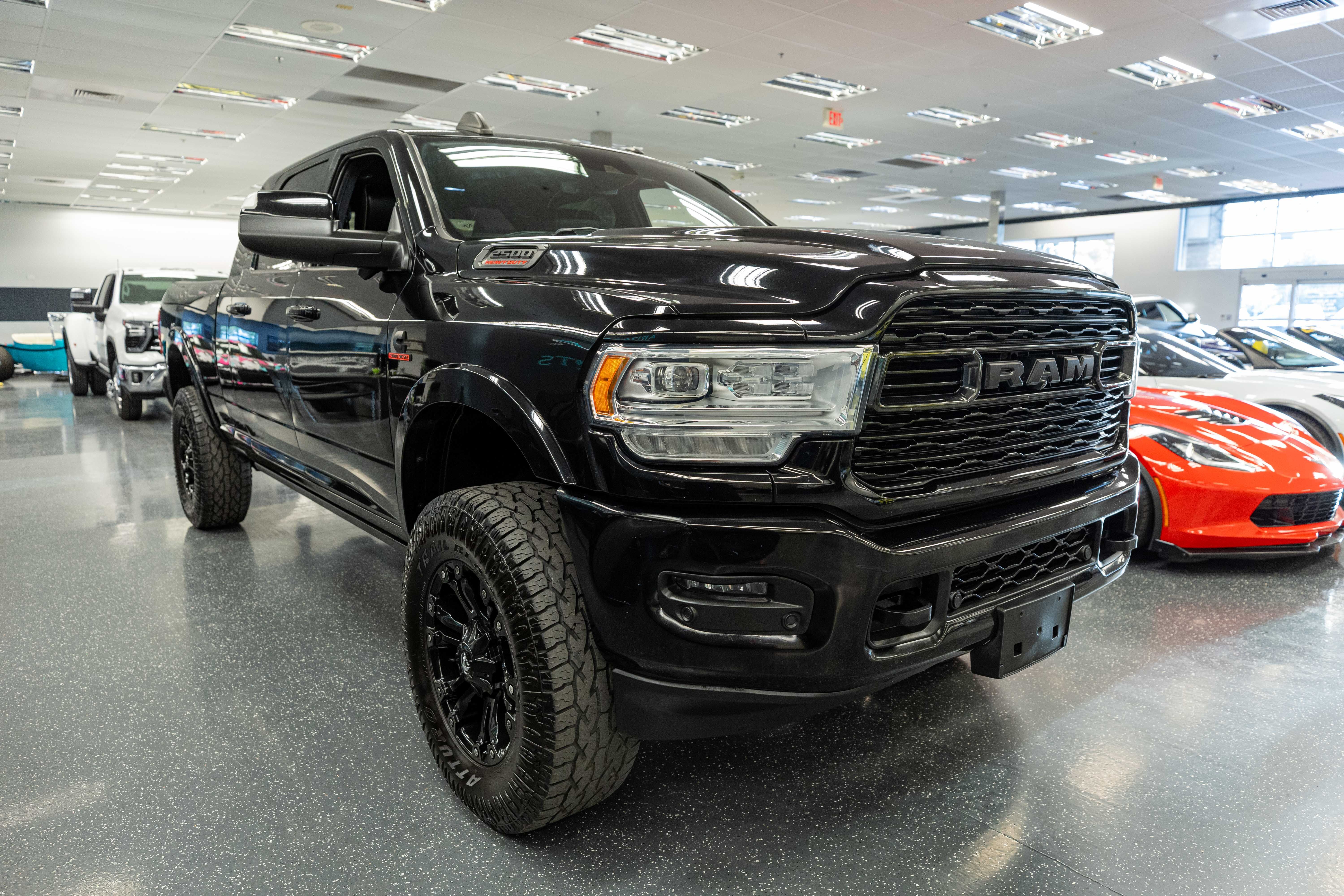 View vehicle photo 3