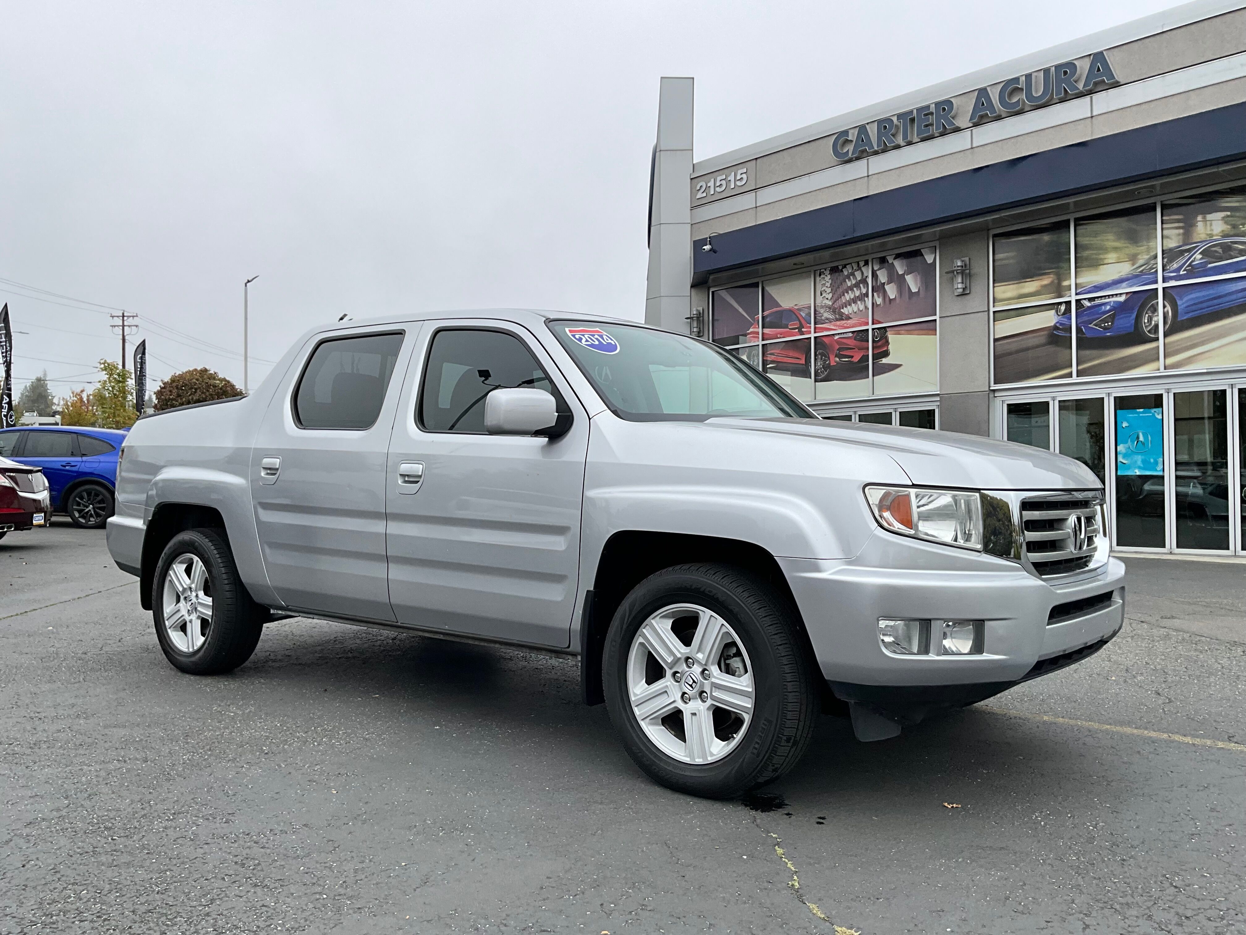 Alabaster Silver Metallic 2014 Honda Ridgeline Pickup Truck Four-Wheel Drive 5-Speed Automatic