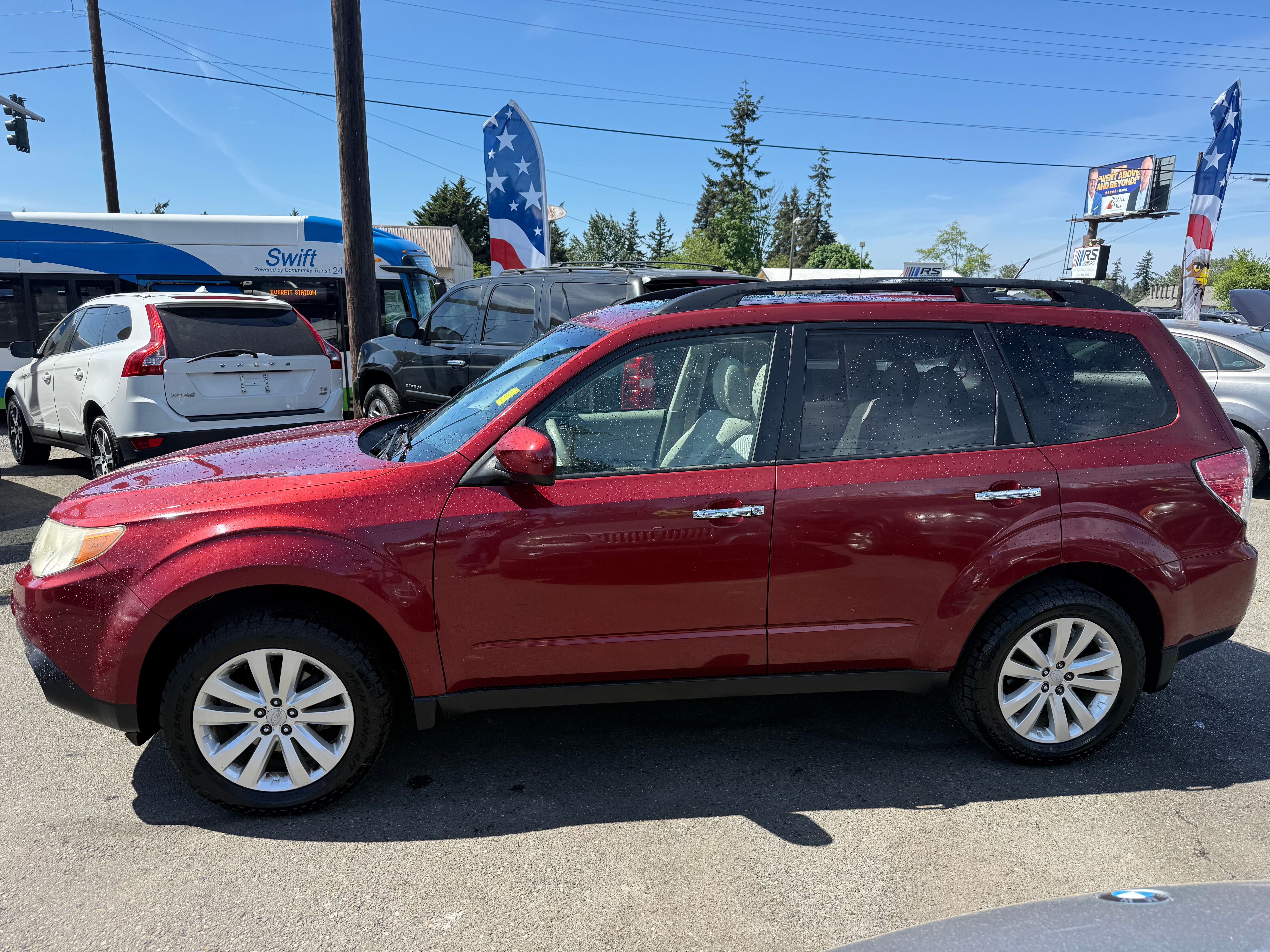 View vehicle photo 4