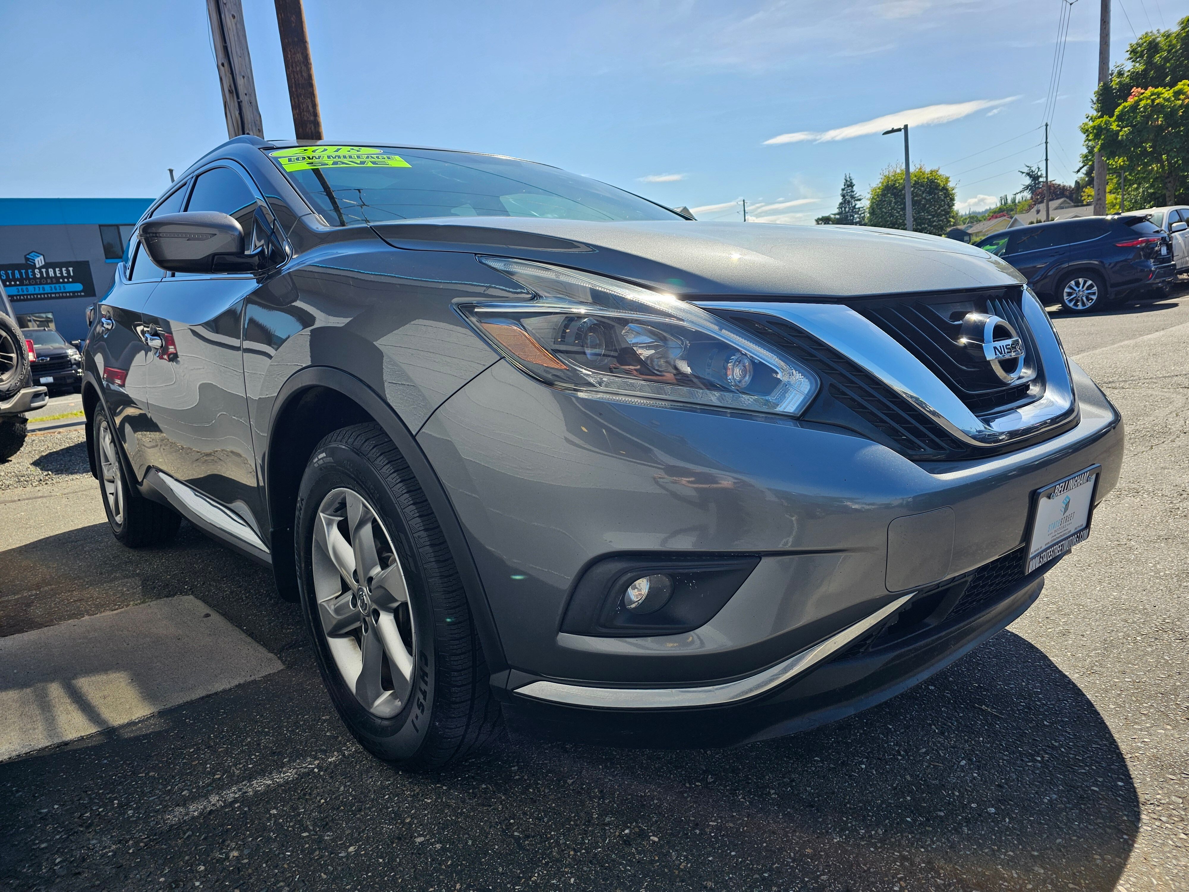 View vehicle photo 6