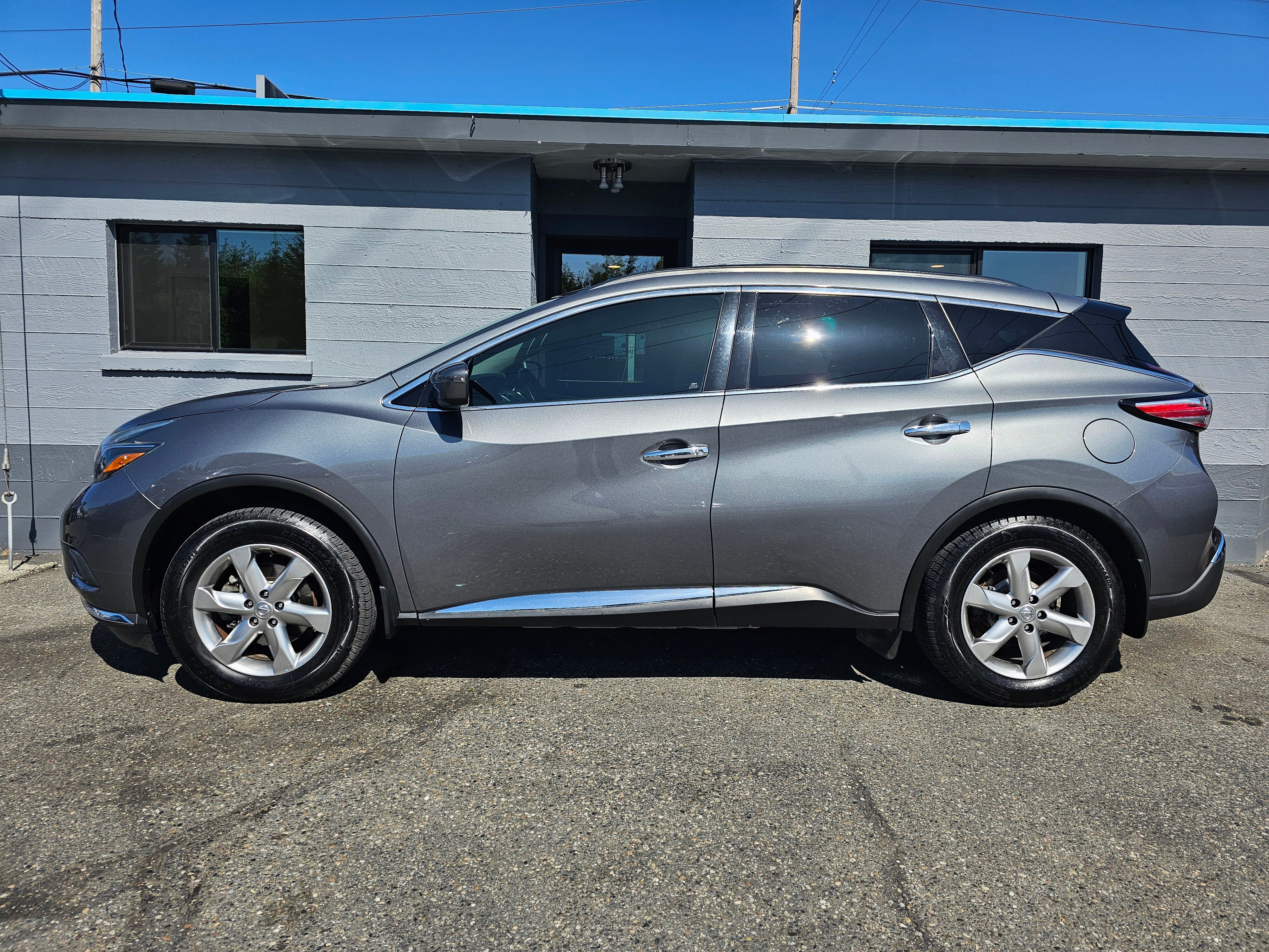 View vehicle photo 2