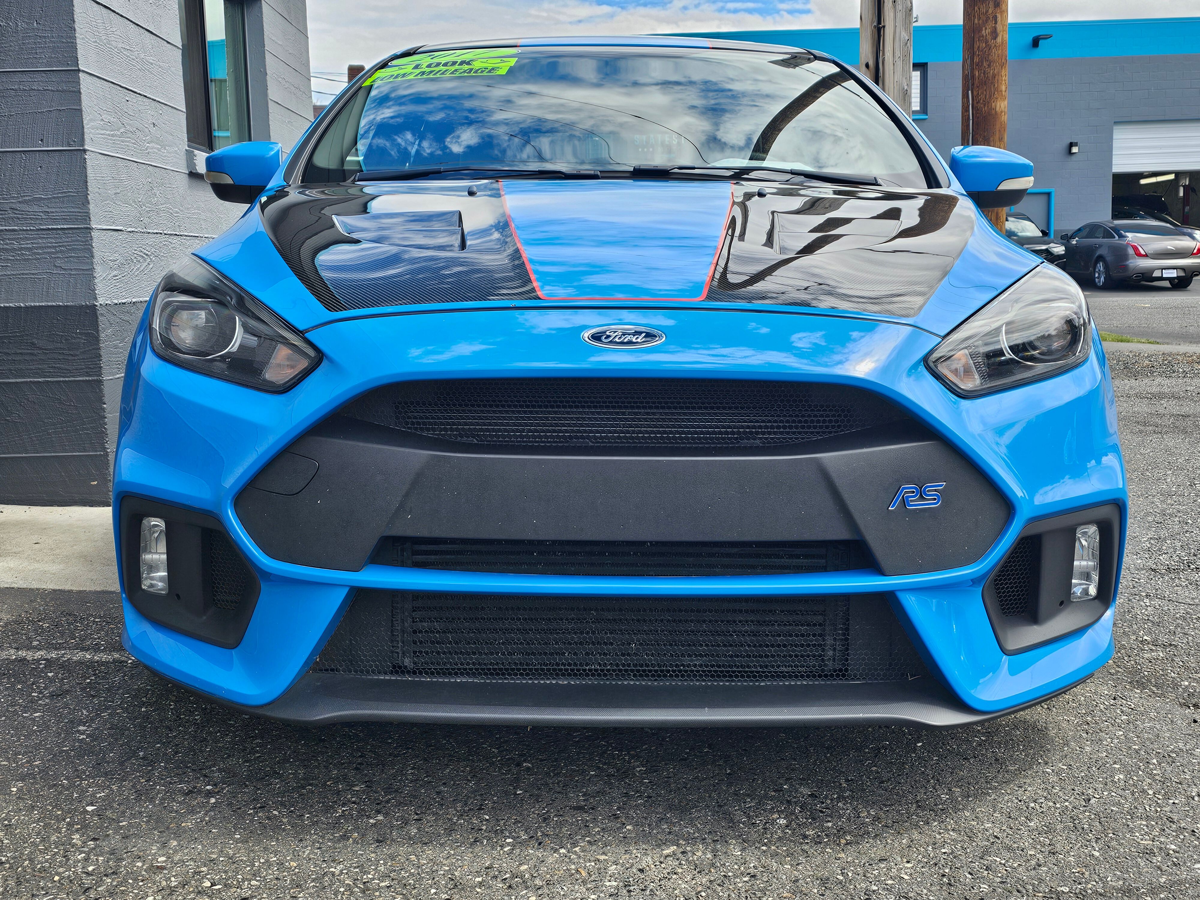 View vehicle photo 7