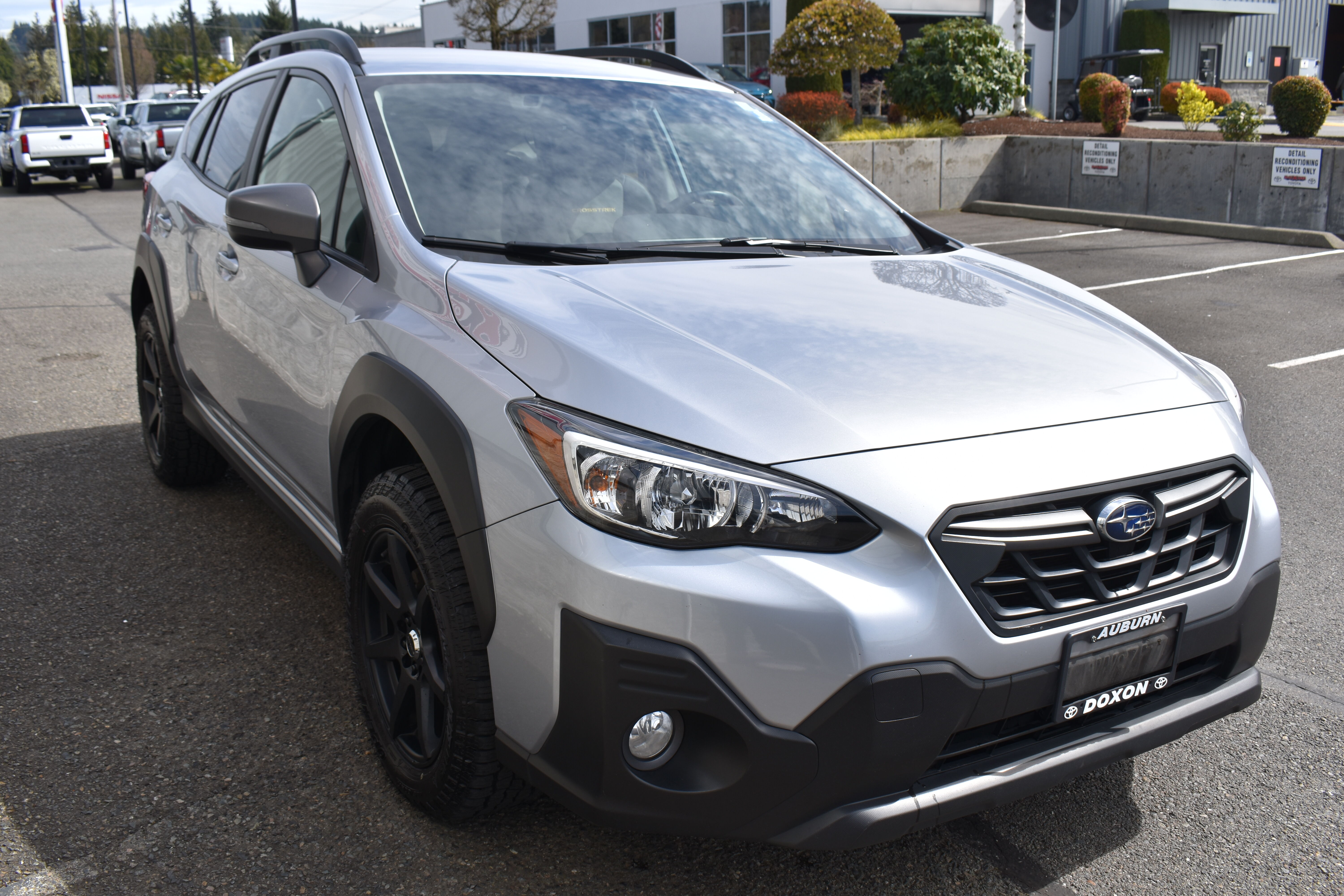 View vehicle photo 3