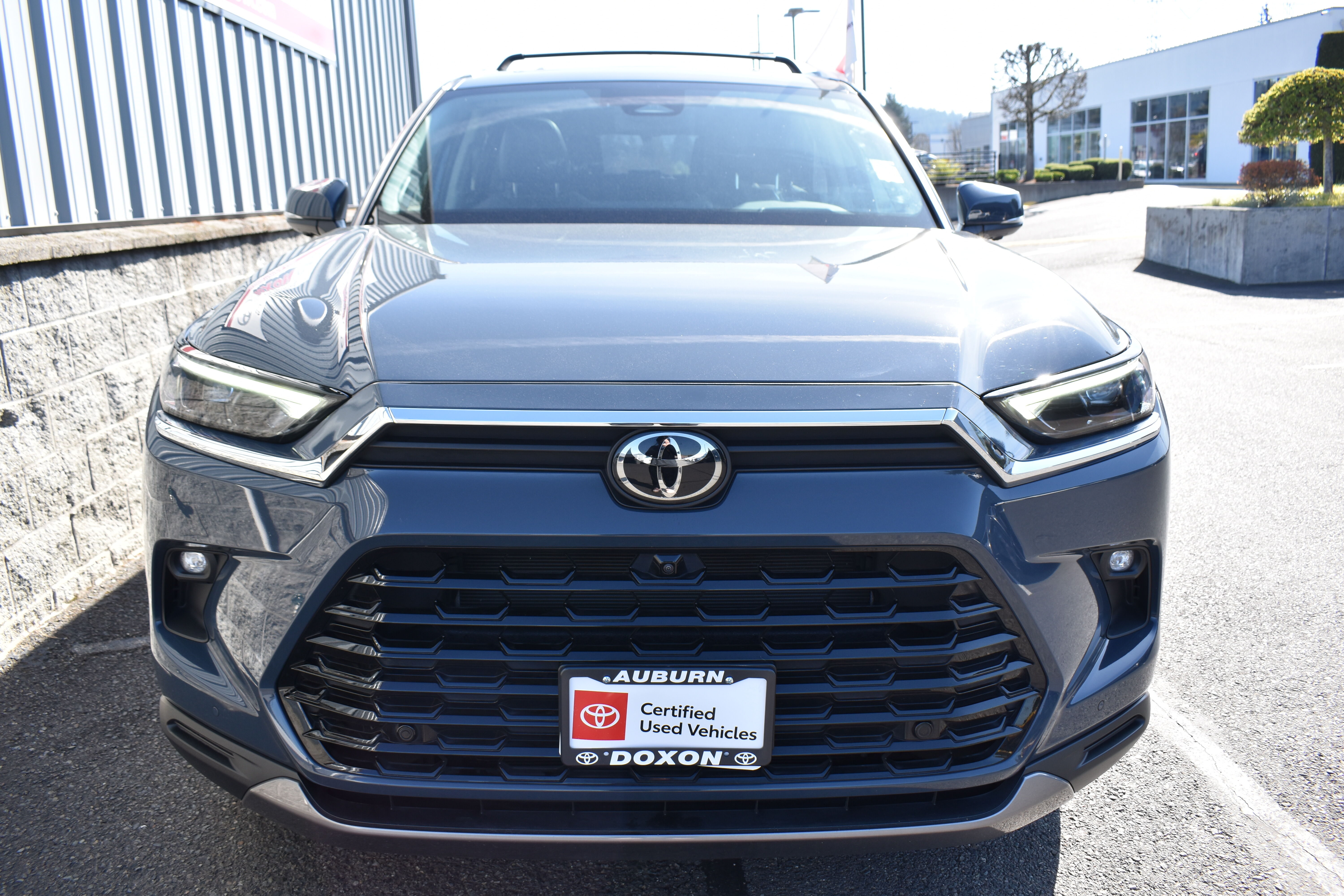 View vehicle photo 2