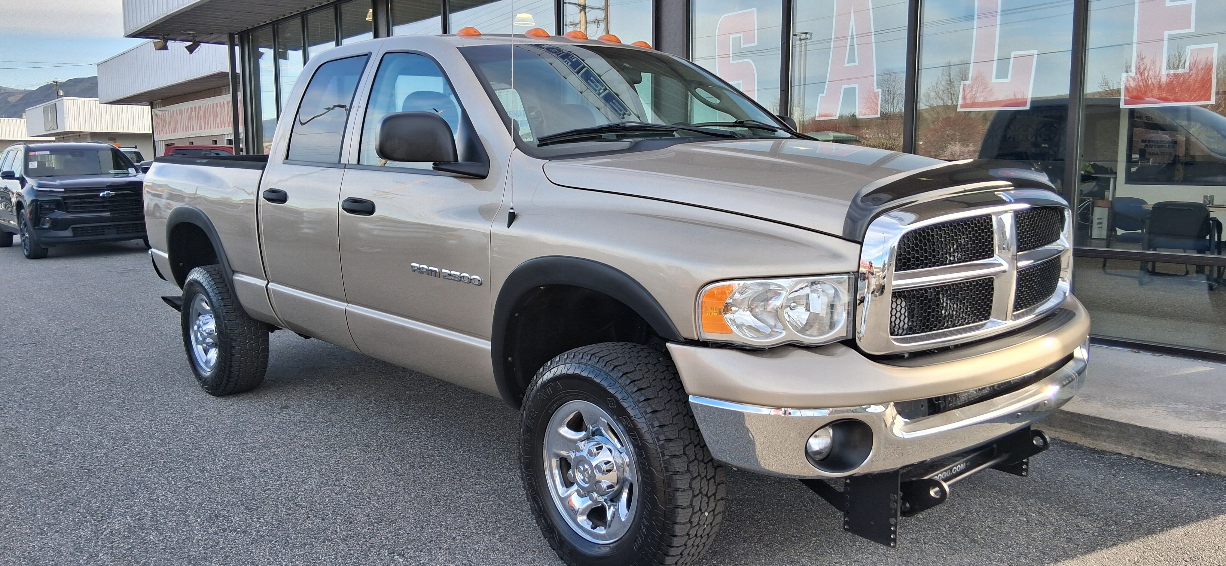 View vehicle photo 2