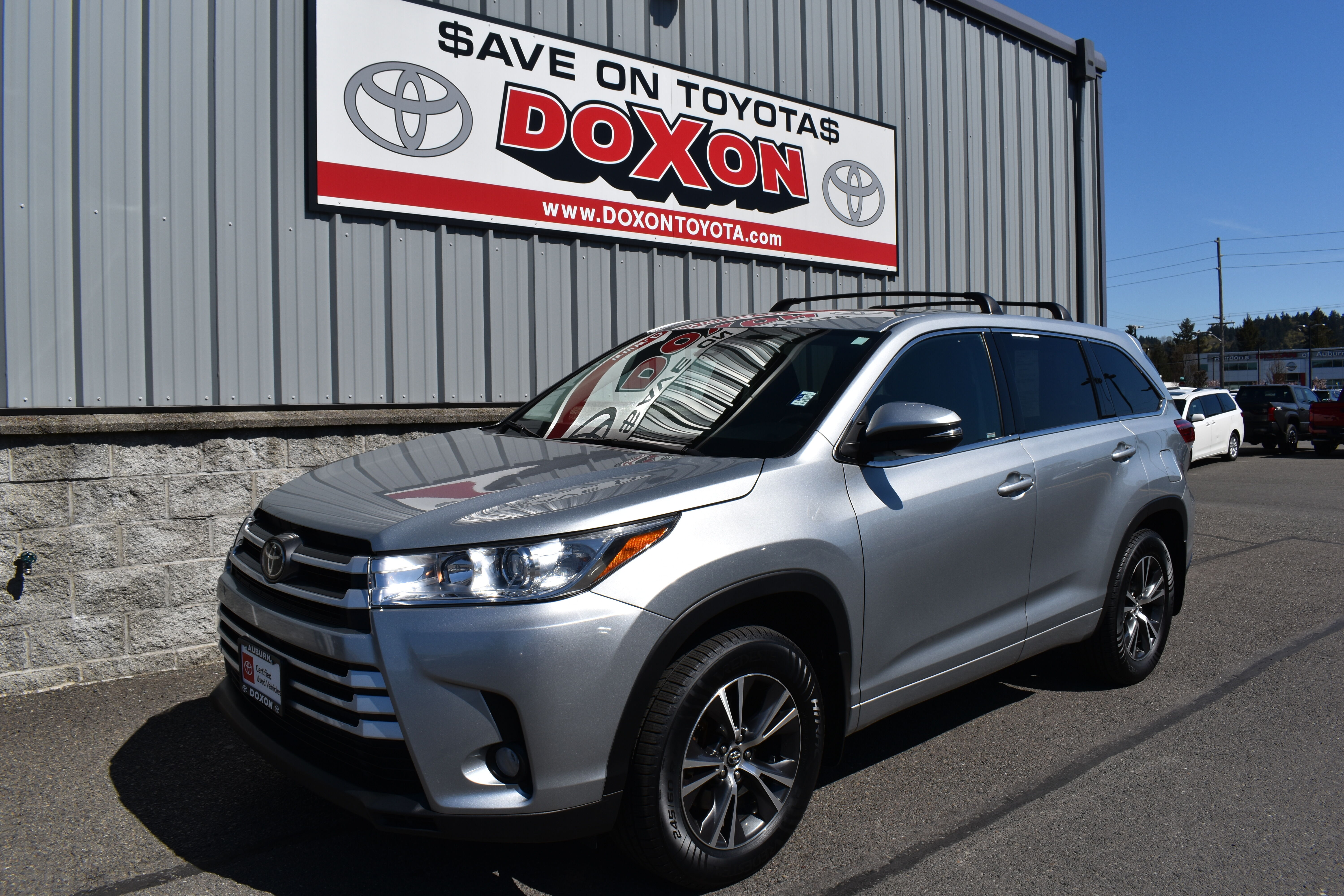 CELESTIAL SILVER 2017 Toyota Highlander LE Plus AWD SUV / Crossover All-Wheel Drive 8-Speed Automatic