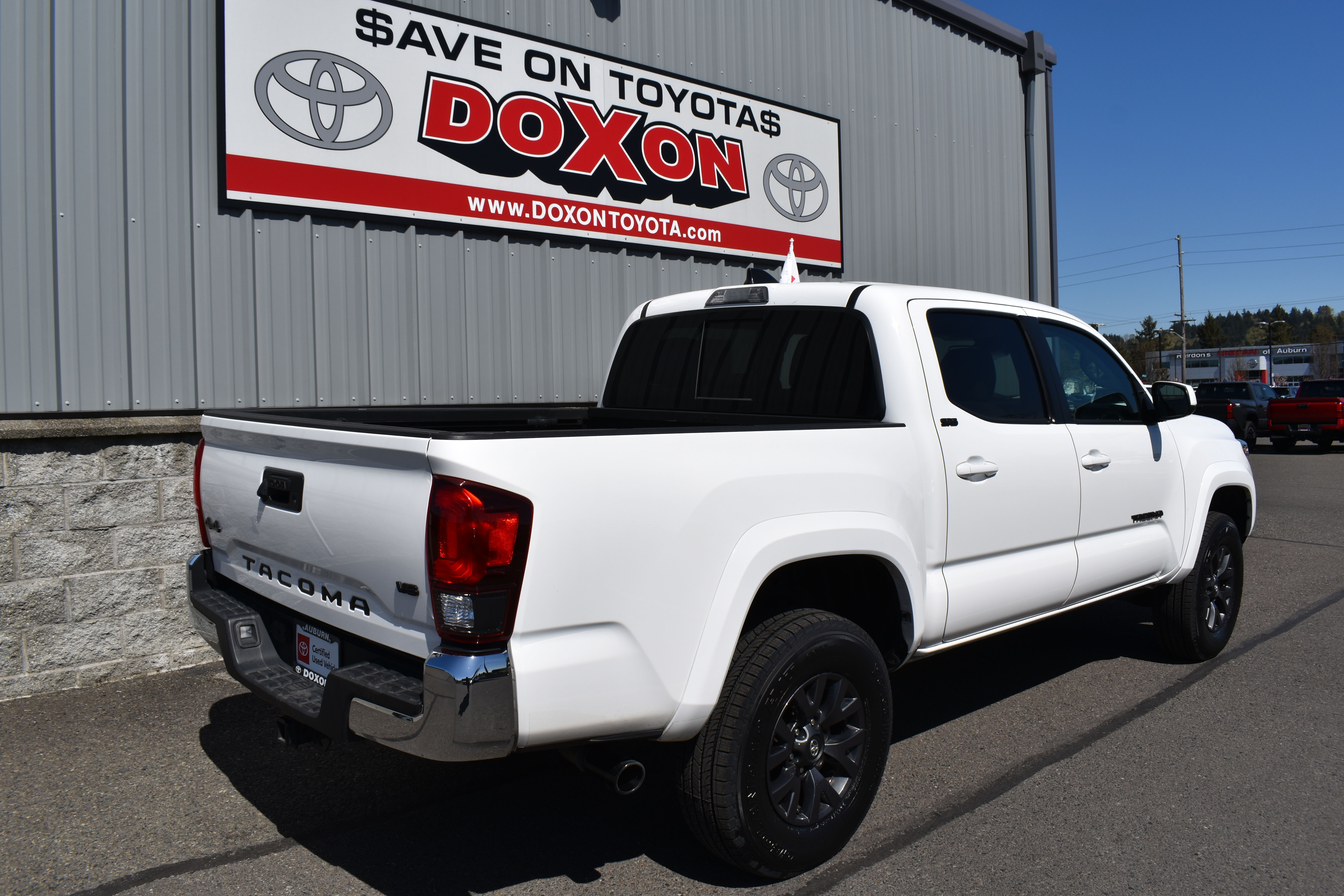 View vehicle photo 2