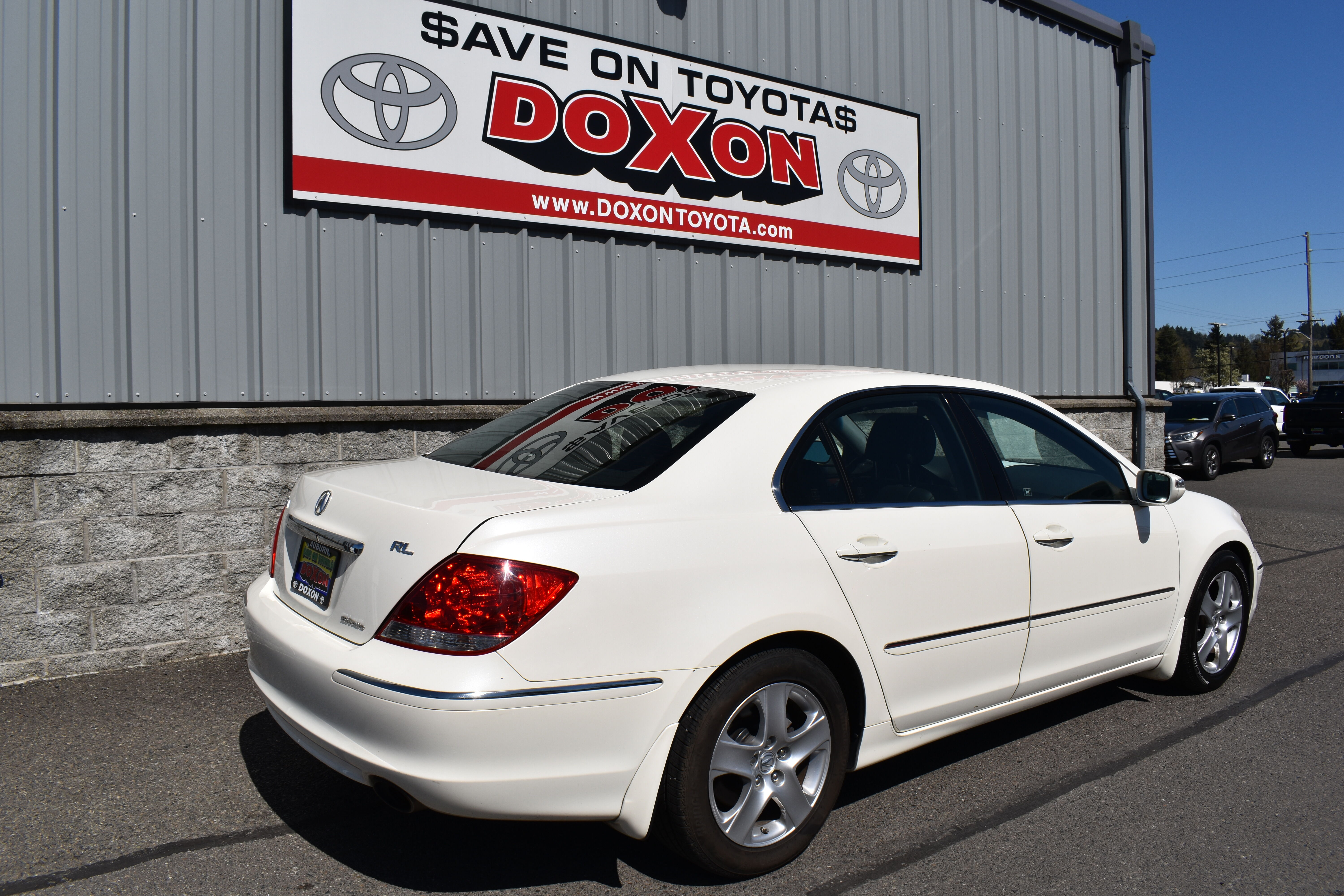 White 2008 Acura RL SH-AWD with Technology Package Sedan All-Wheel Drive 5-Speed Automatic
