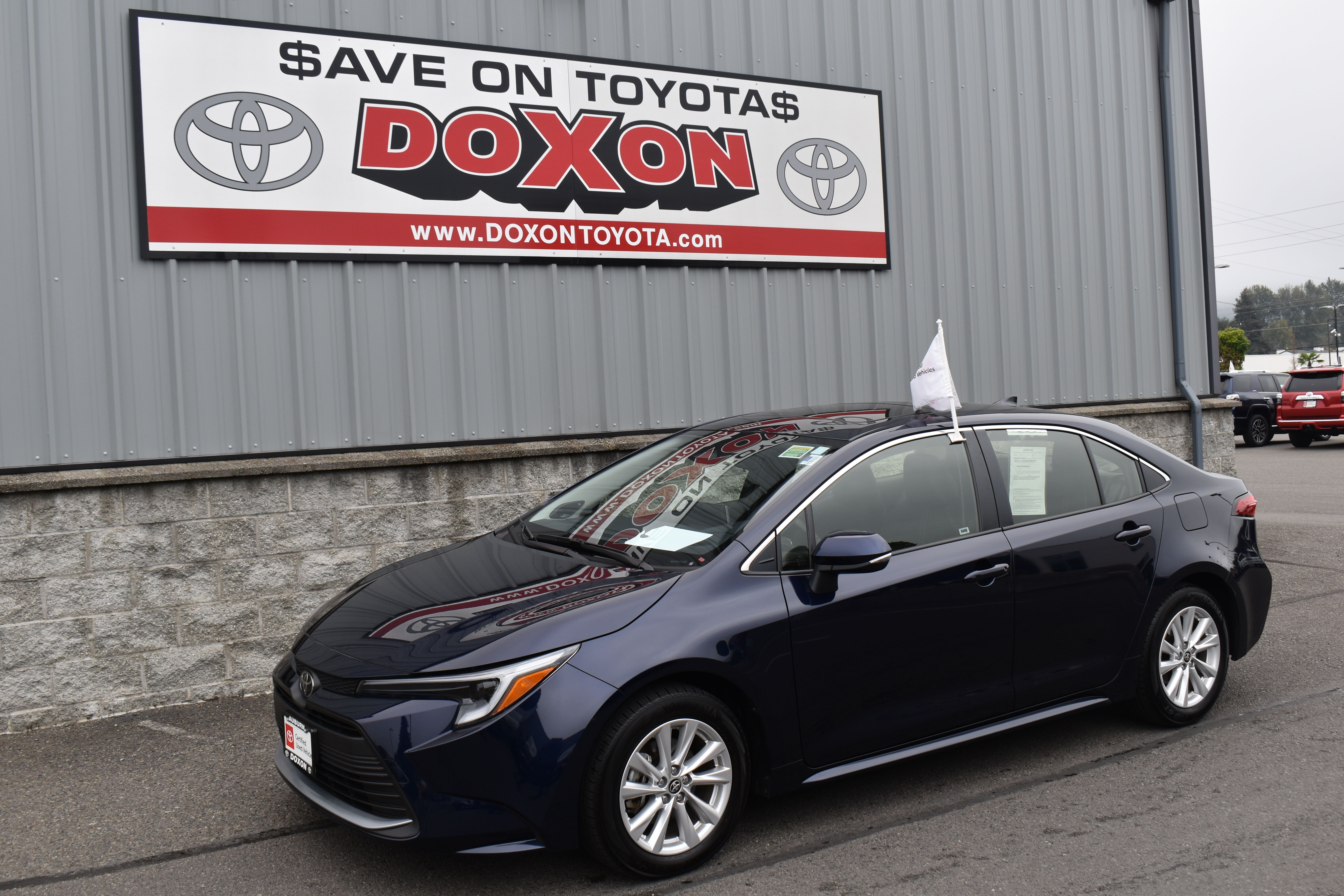  2026 Toyota Corolla Hybrid XLE FWD   