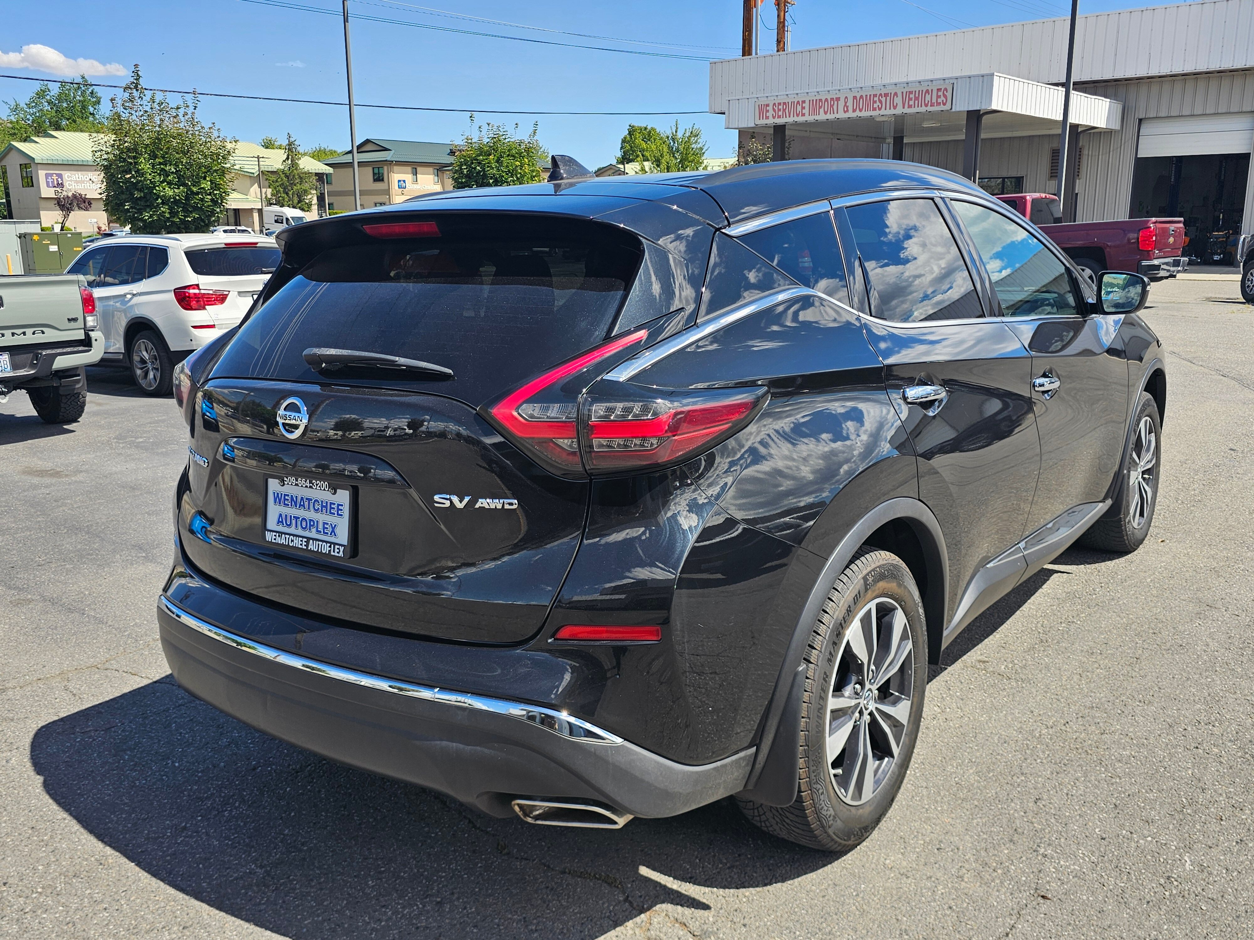 View vehicle photo 5