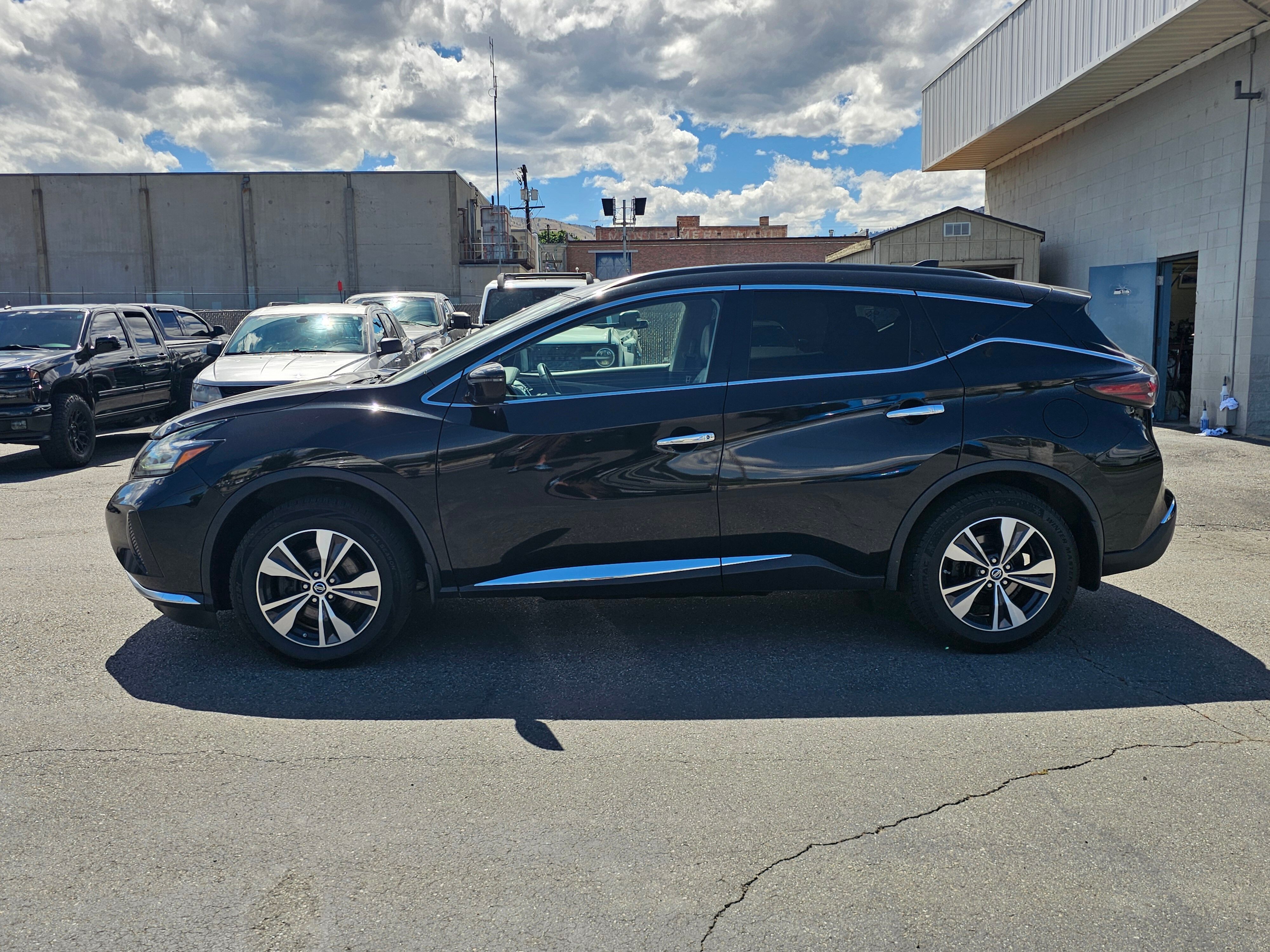 View vehicle photo 2