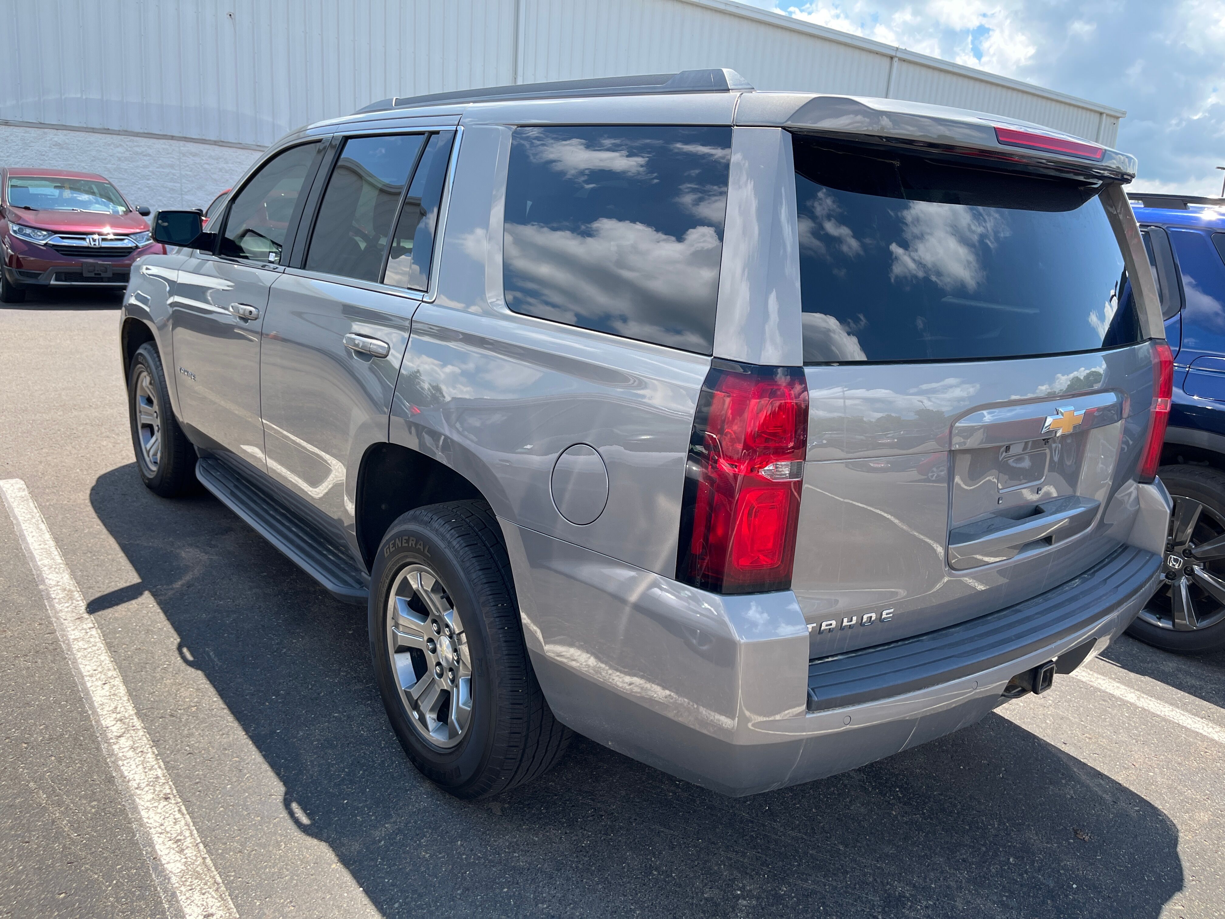 View vehicle photo 4