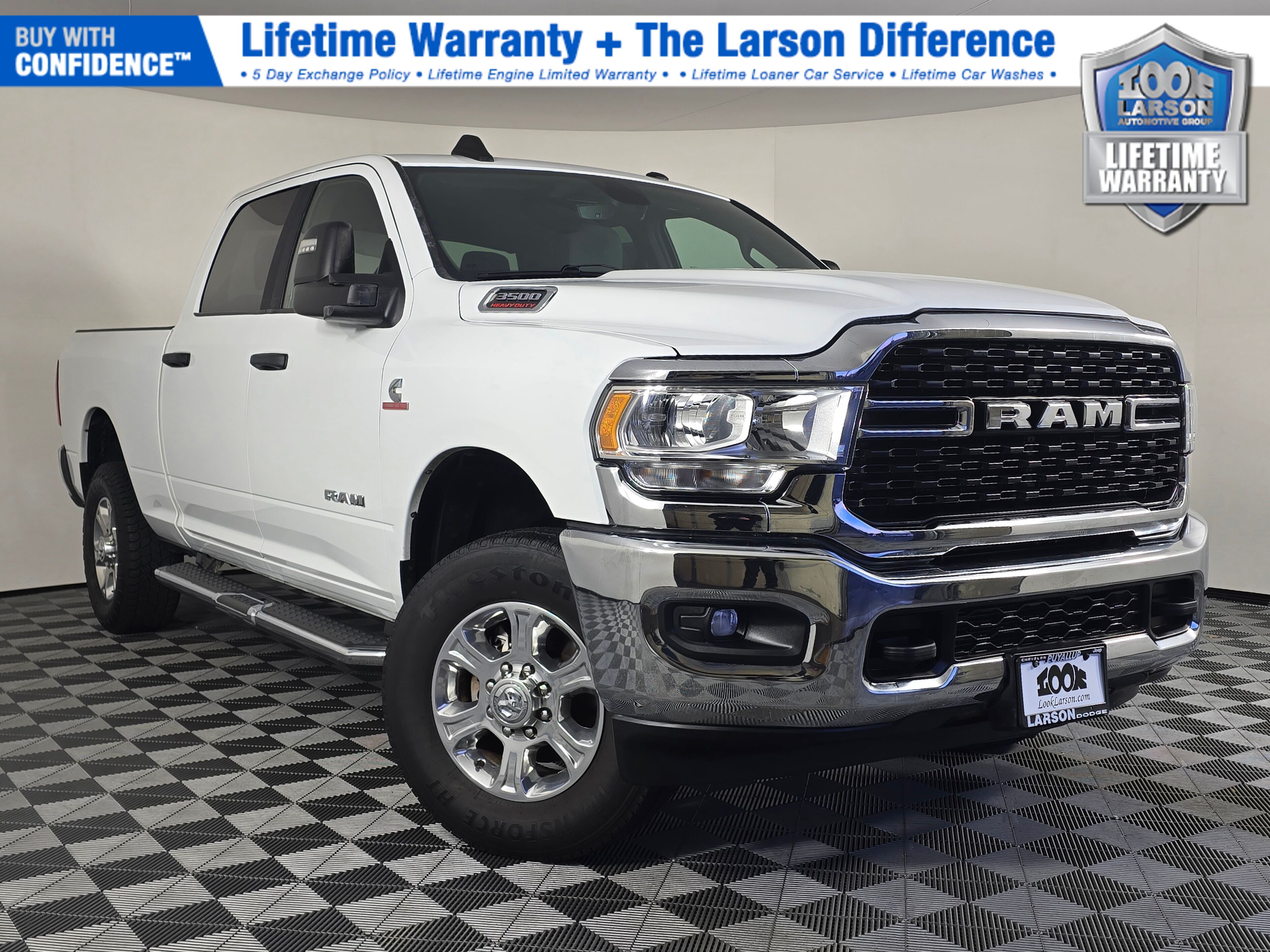 Bright White Clearcoat 2023 RAM 3500 Big Horn Crew Cab 4WD Pickup Truck Four-Wheel Drive 6-Speed Automatic