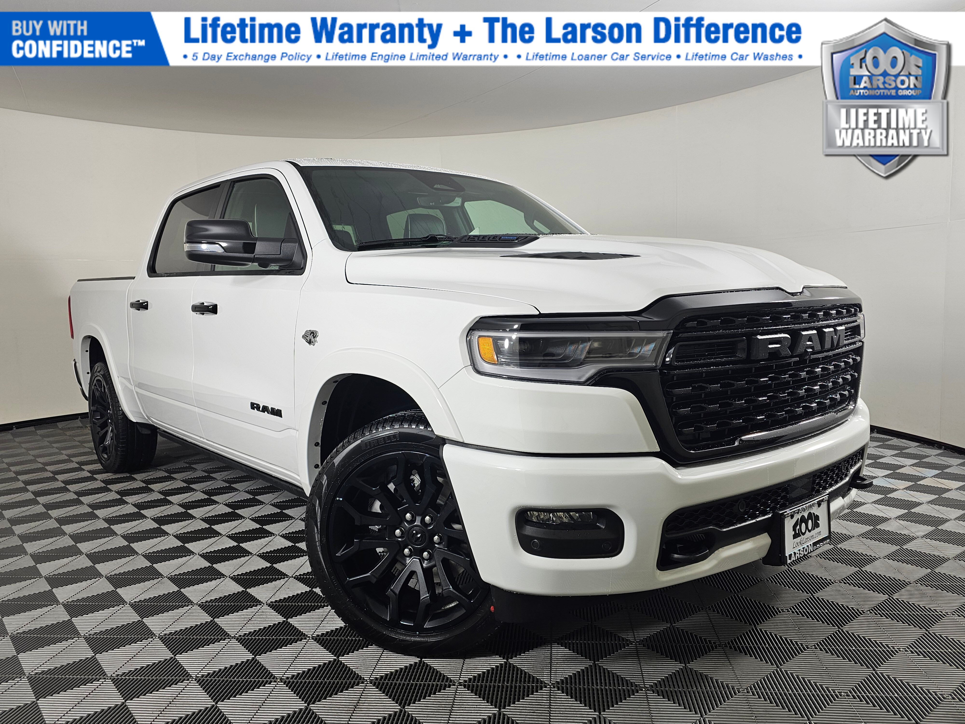 Bright White Clearcoat 2026 RAM 1500 Limited Crew Cab 4WD Pickup Truck Four-Wheel Drive 8-Speed Automatic