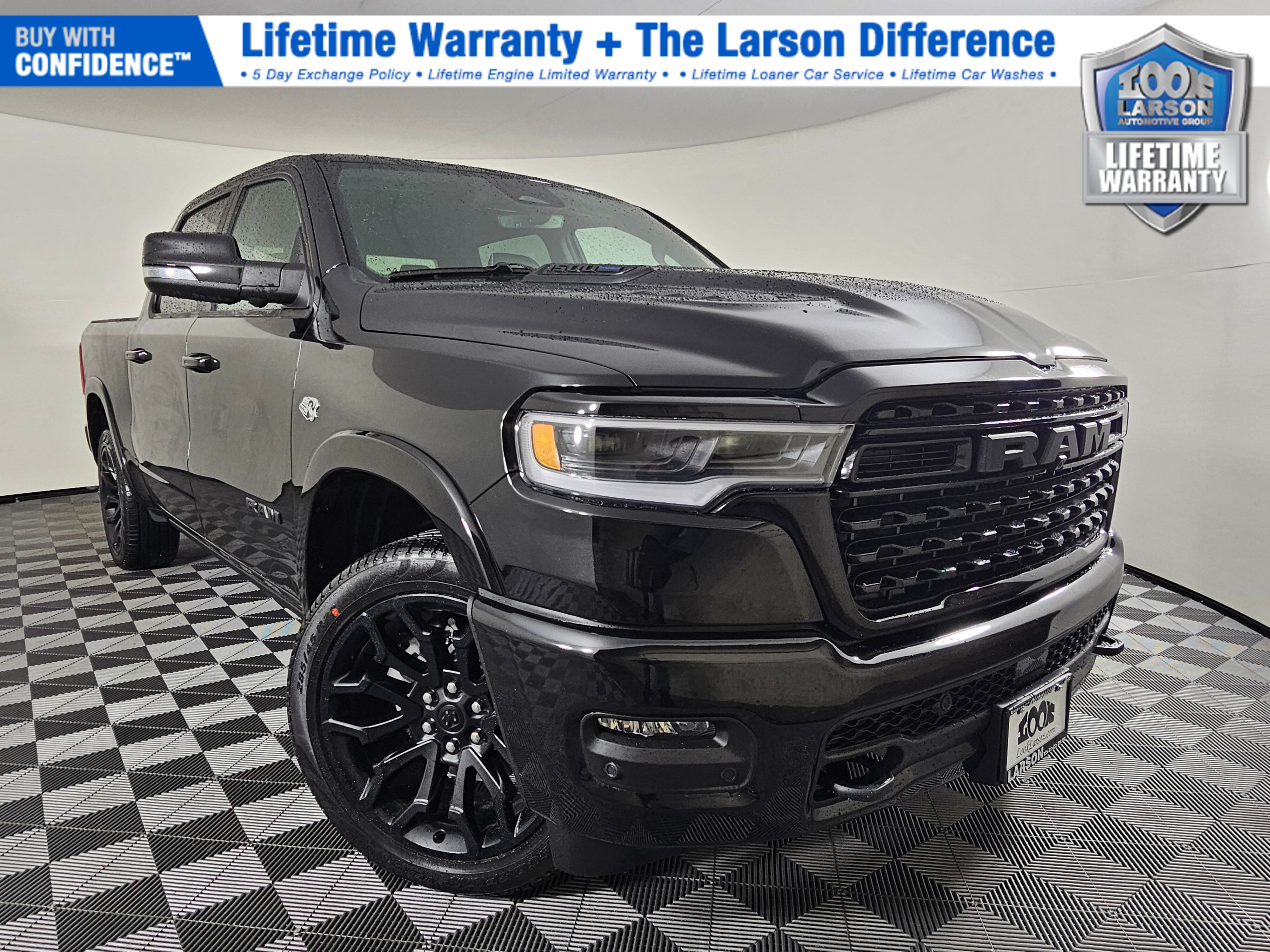 Diamond Black Crystal Pearlcoat 2026 RAM 1500 Limited Crew Cab 4WD Pickup Truck Four-Wheel Drive 8-Speed Automatic