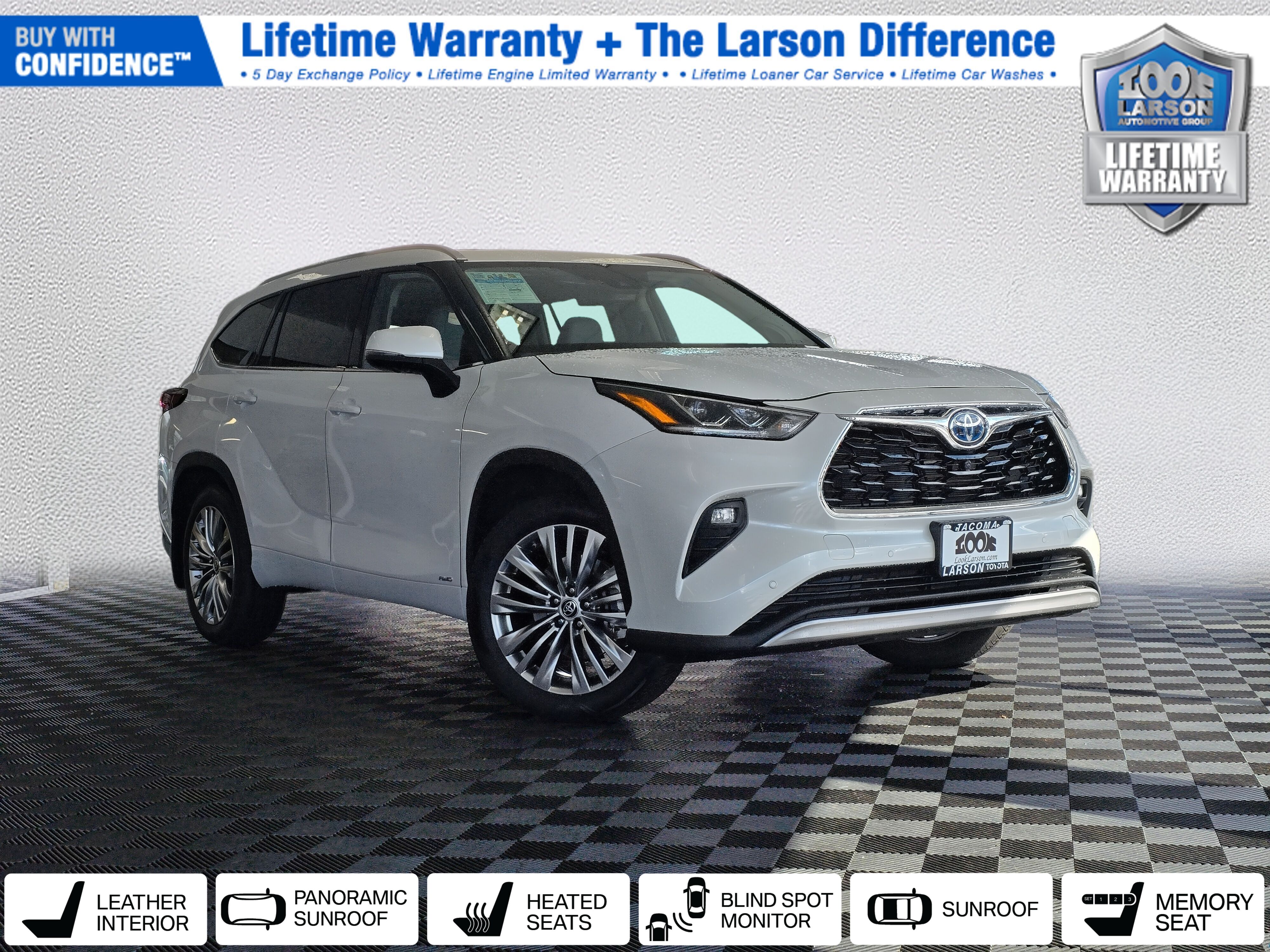White (Wind Chill Pearl) 2024 Toyota Highlander Hybrid Platinum AWD SUV / Crossover All-Wheel Drive Continuously Variable Transmission