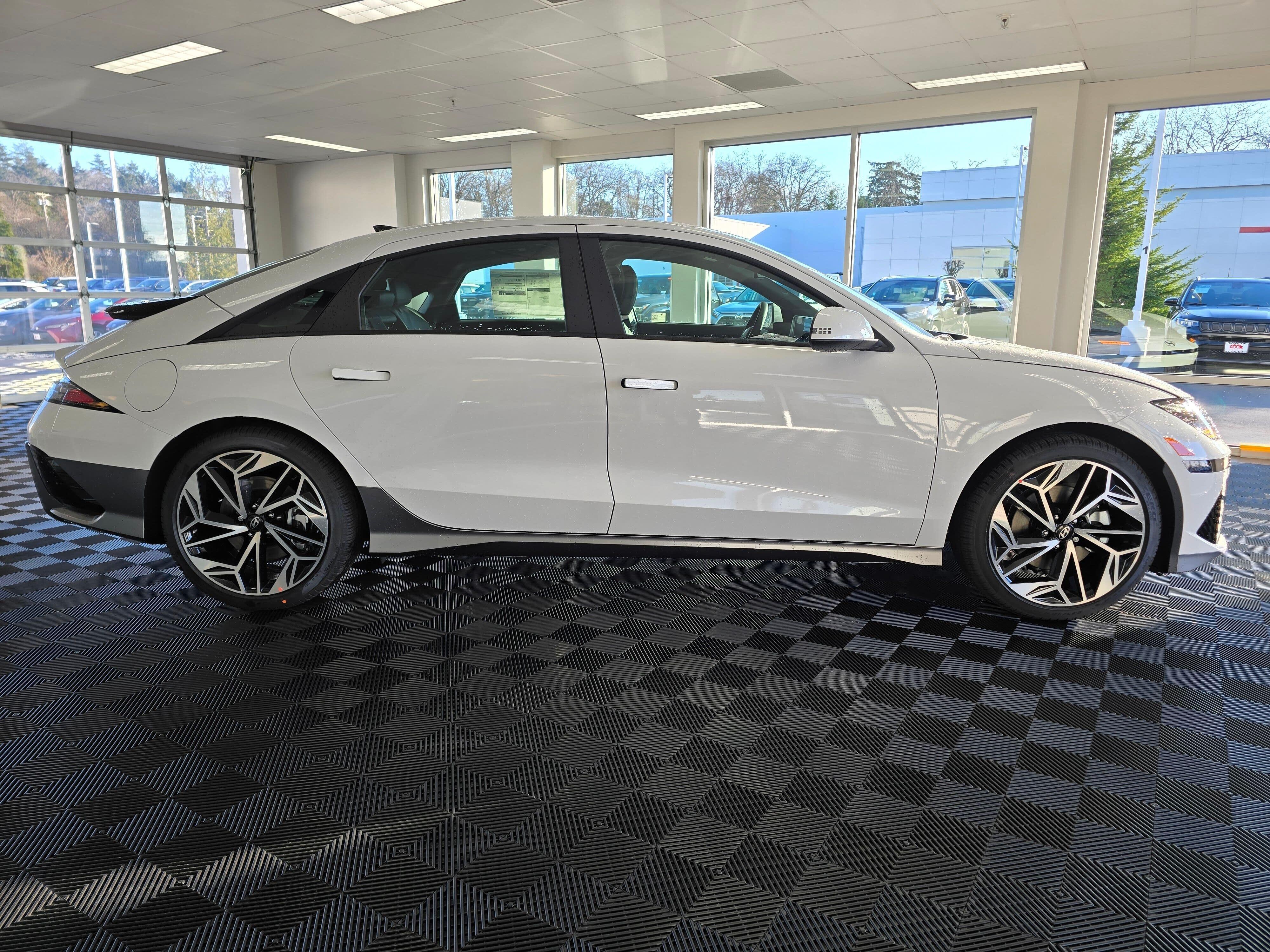 View vehicle photo 3