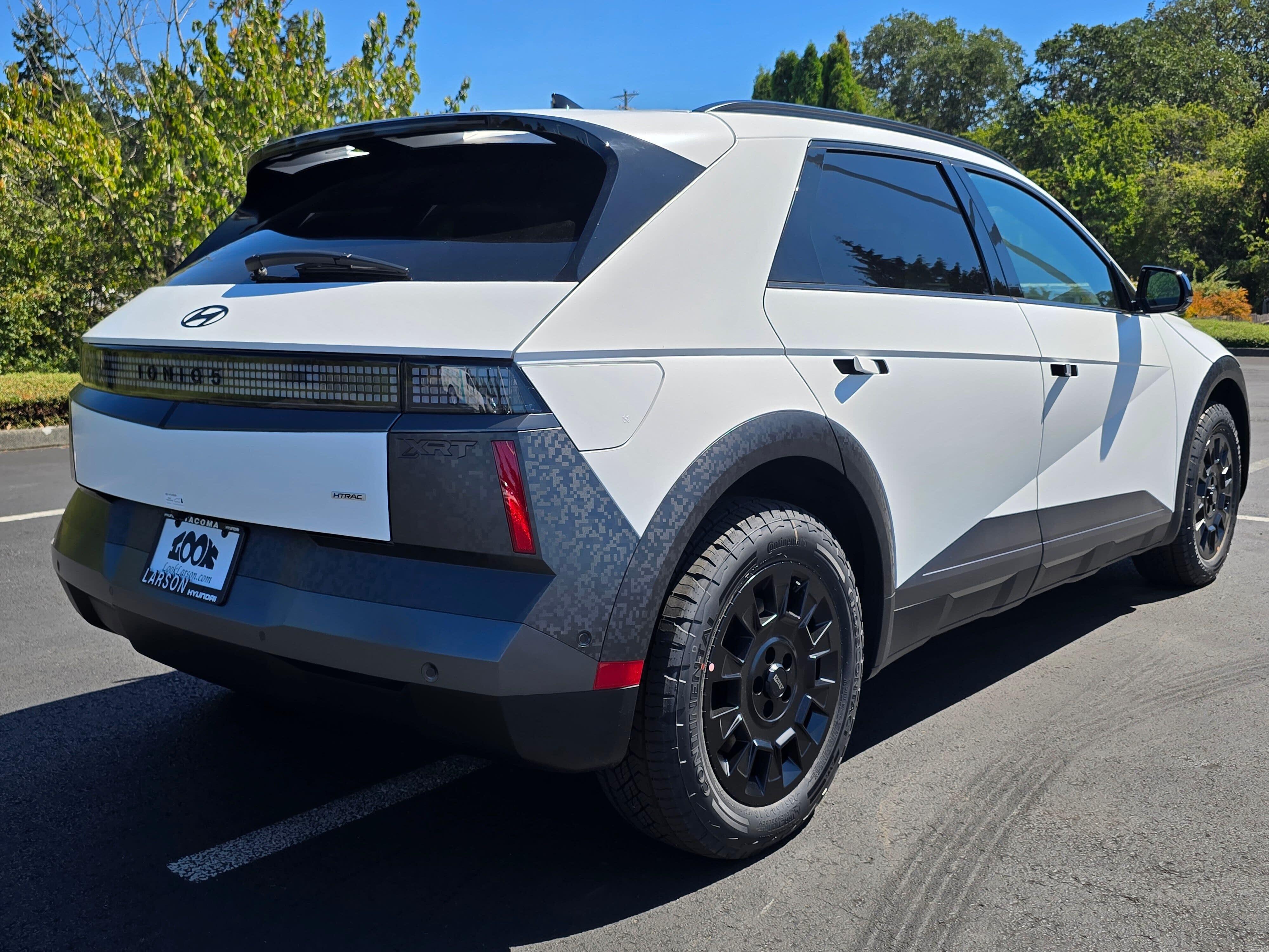 View vehicle photo 4