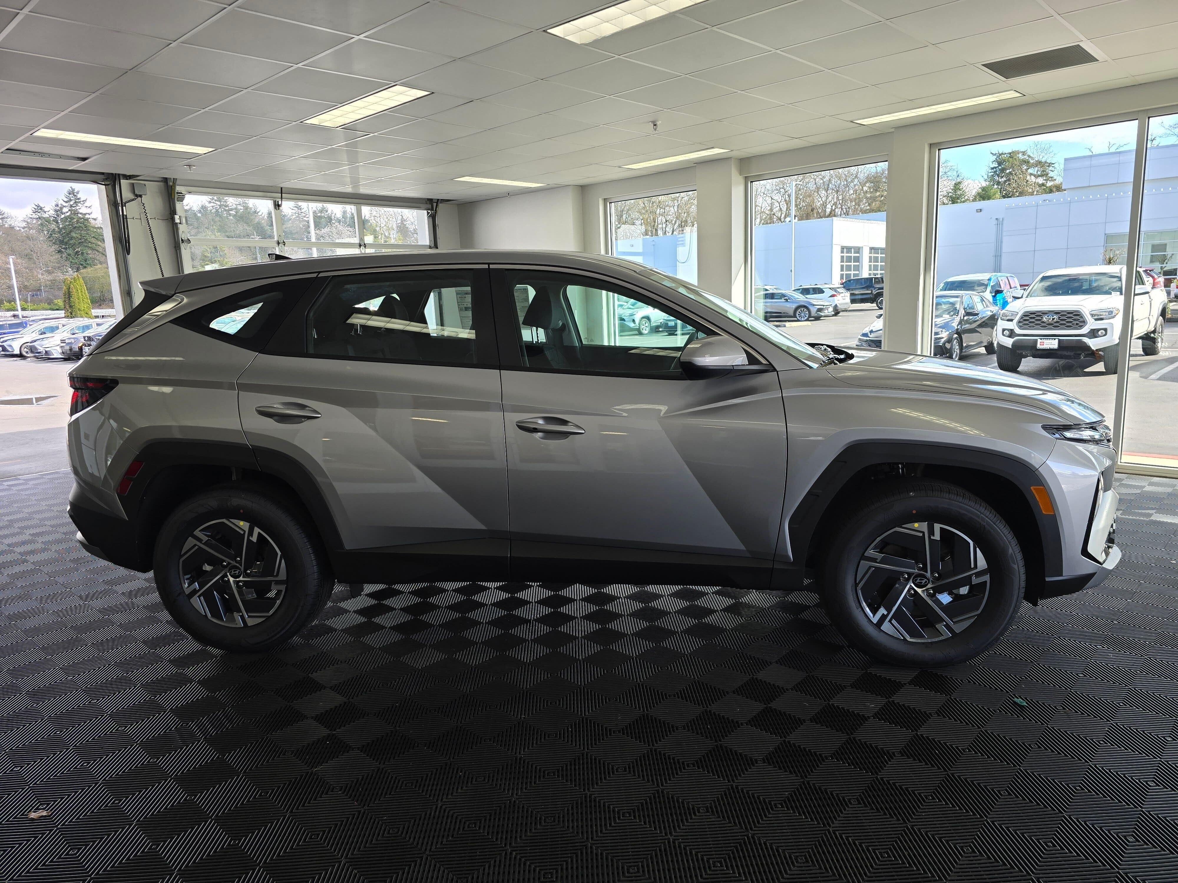 View vehicle photo 3