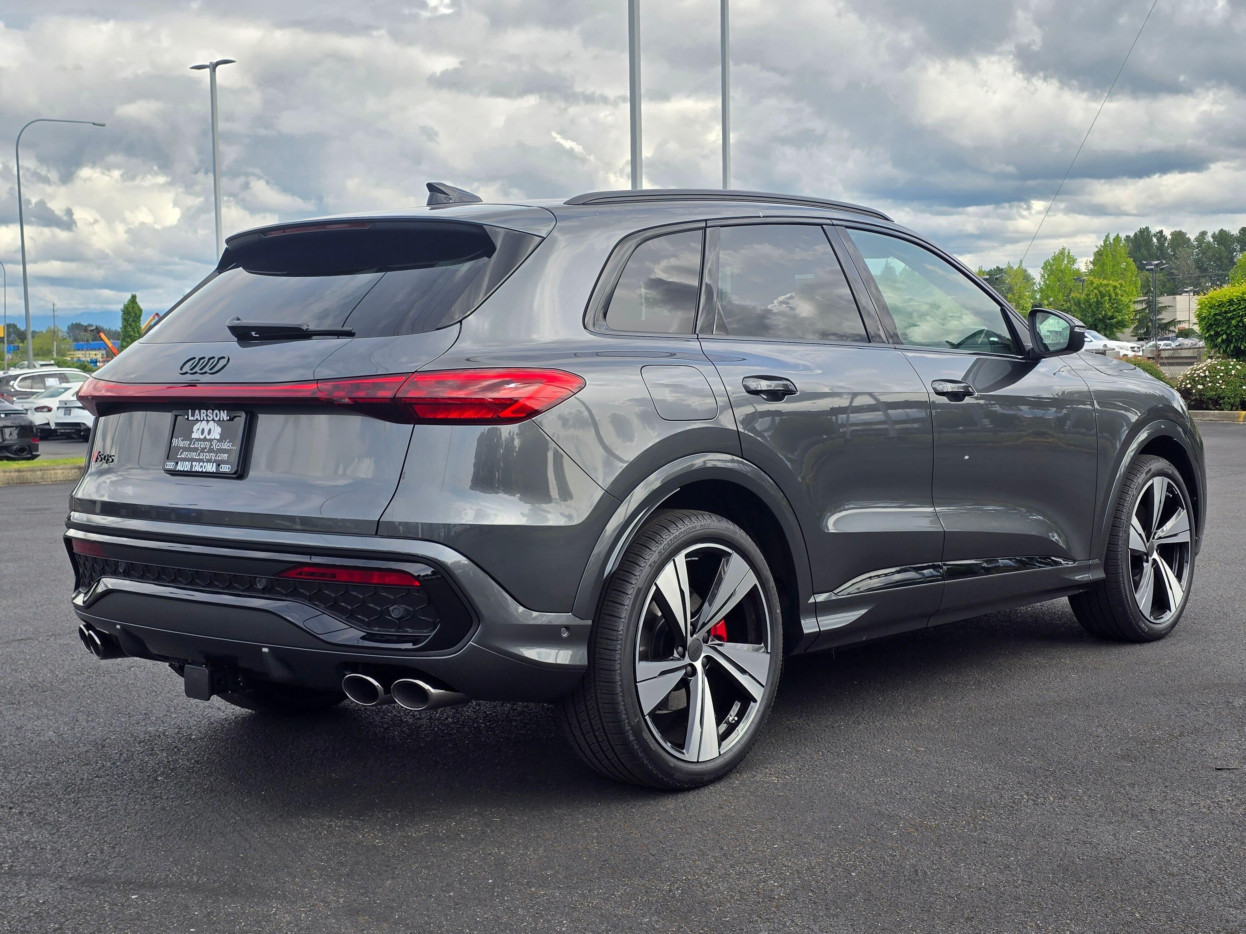 View vehicle photo 5