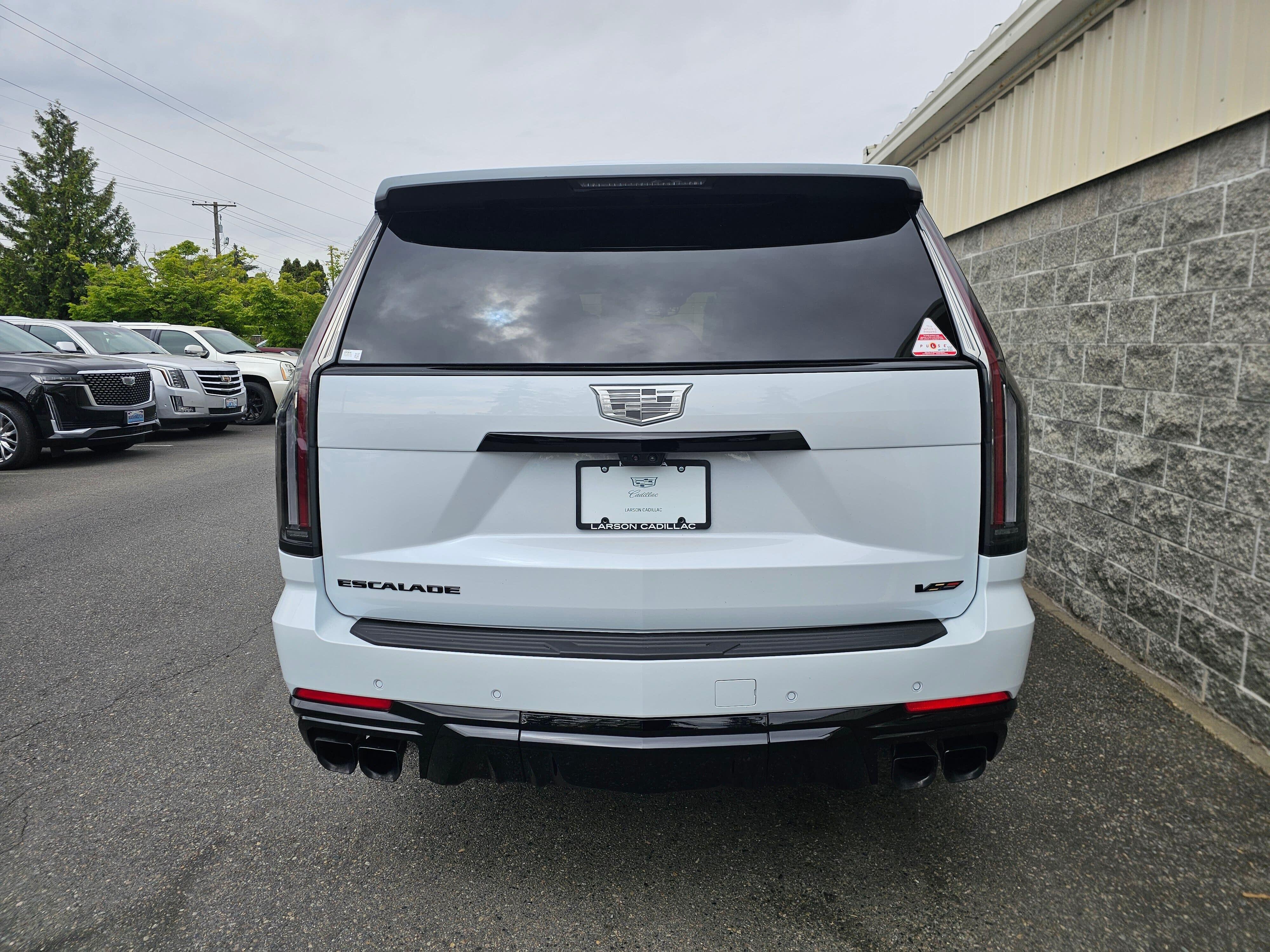 View vehicle photo 5