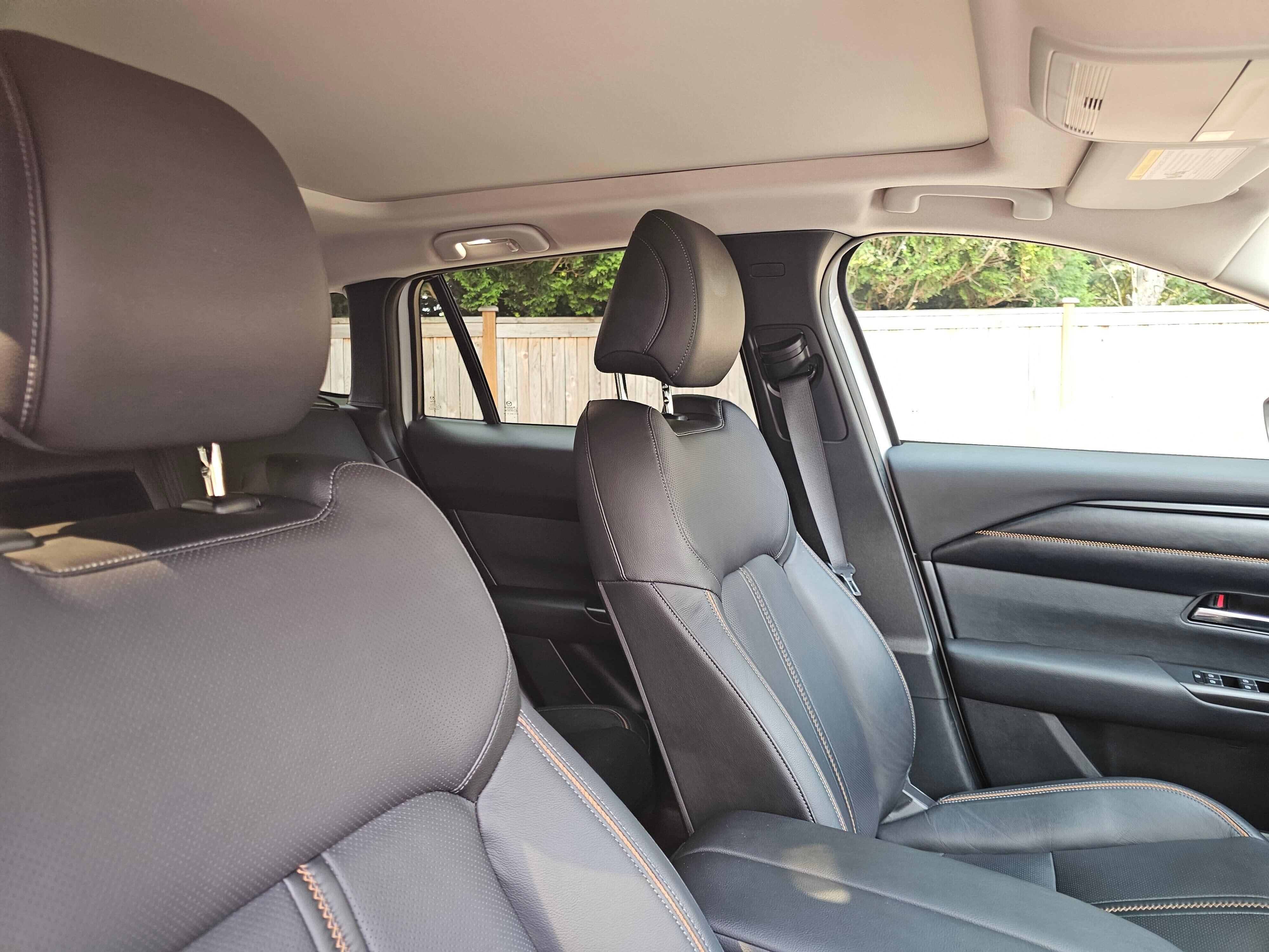 Used 2023 Wind Chill Pearl Mazda 2.5 S Premium Plus Package image 11