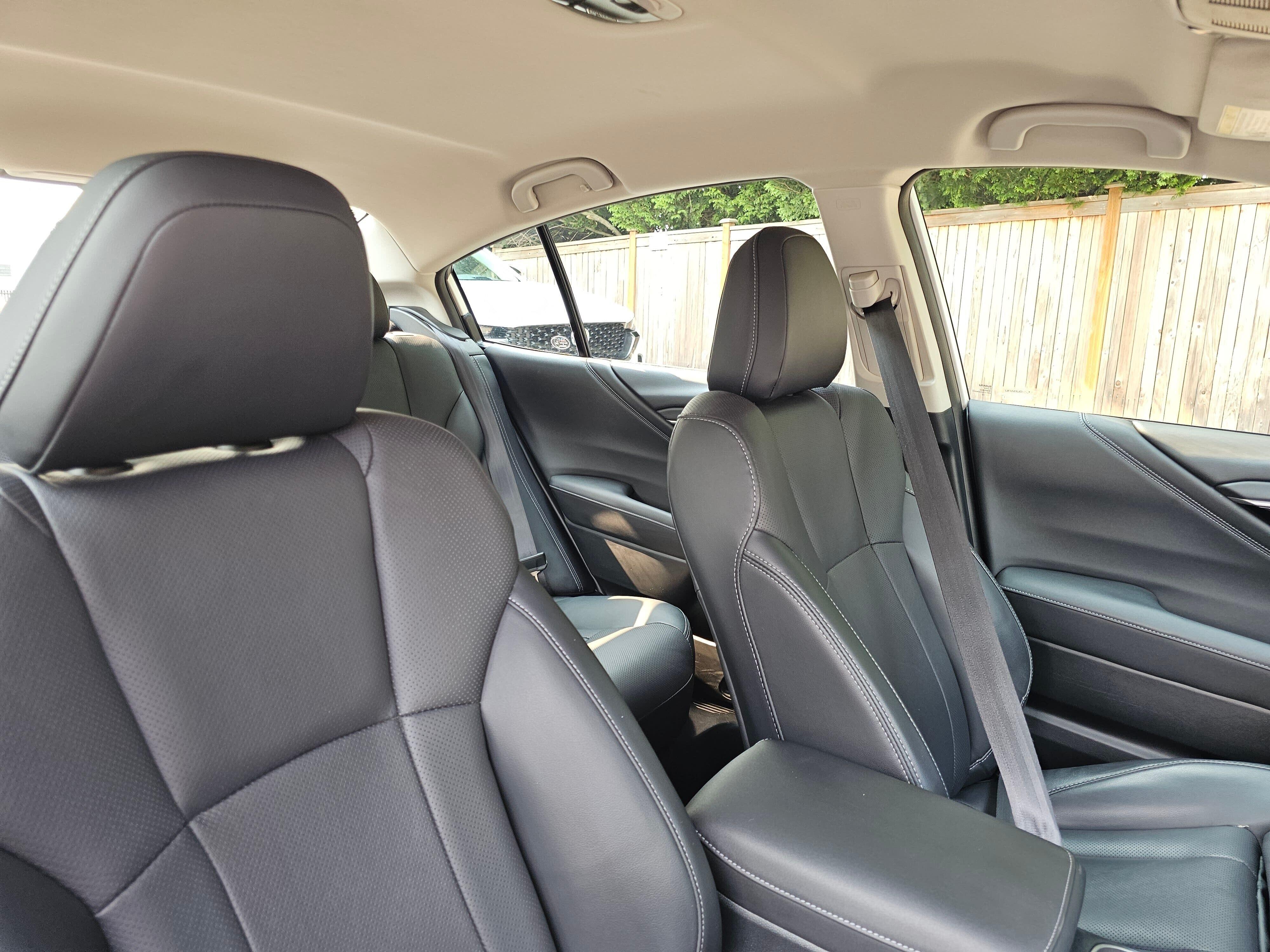 Used 2022 Crystal White Pearl Subaru Limited image 11