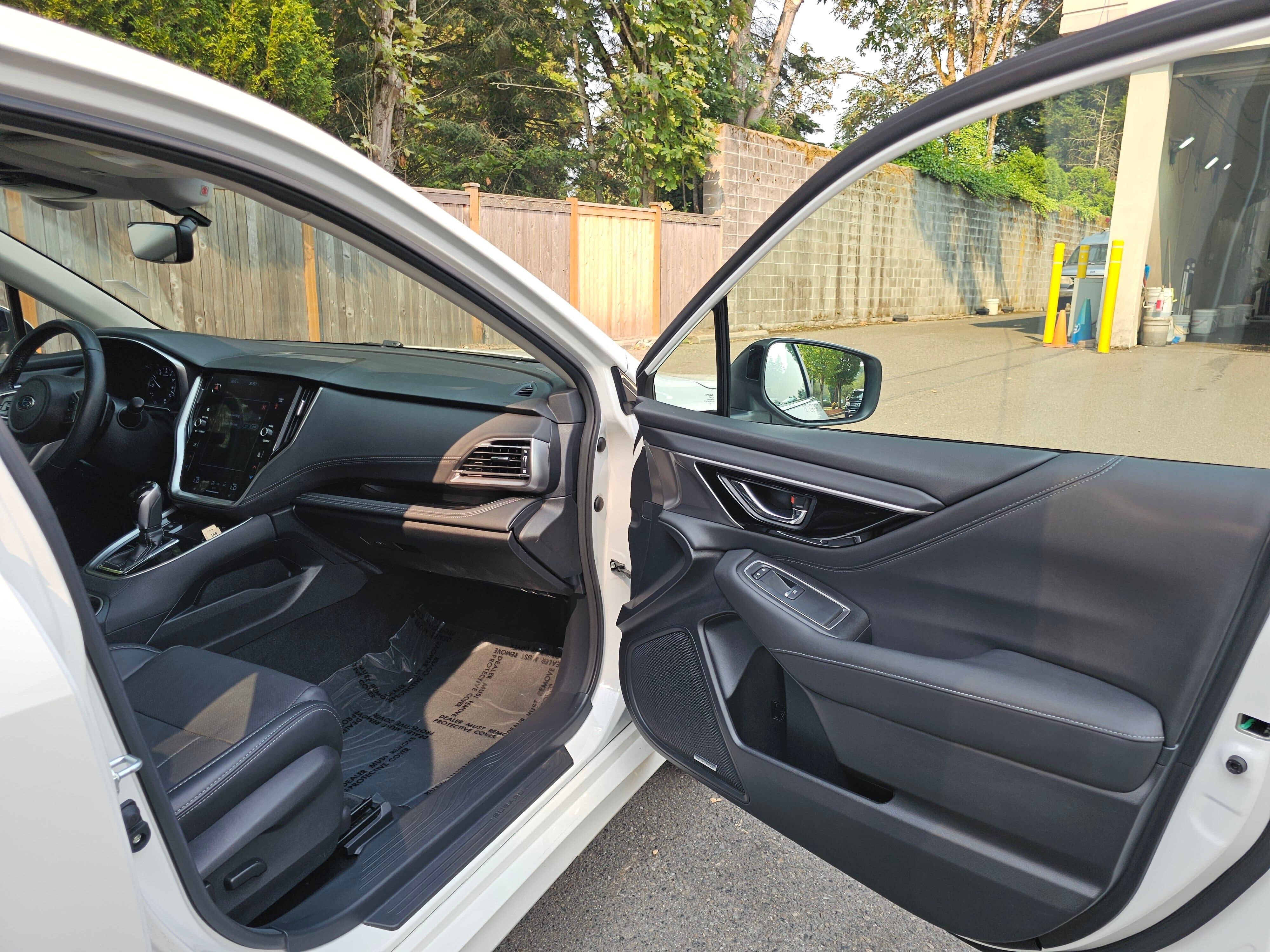 Used 2022 Crystal White Pearl Subaru Limited image 12