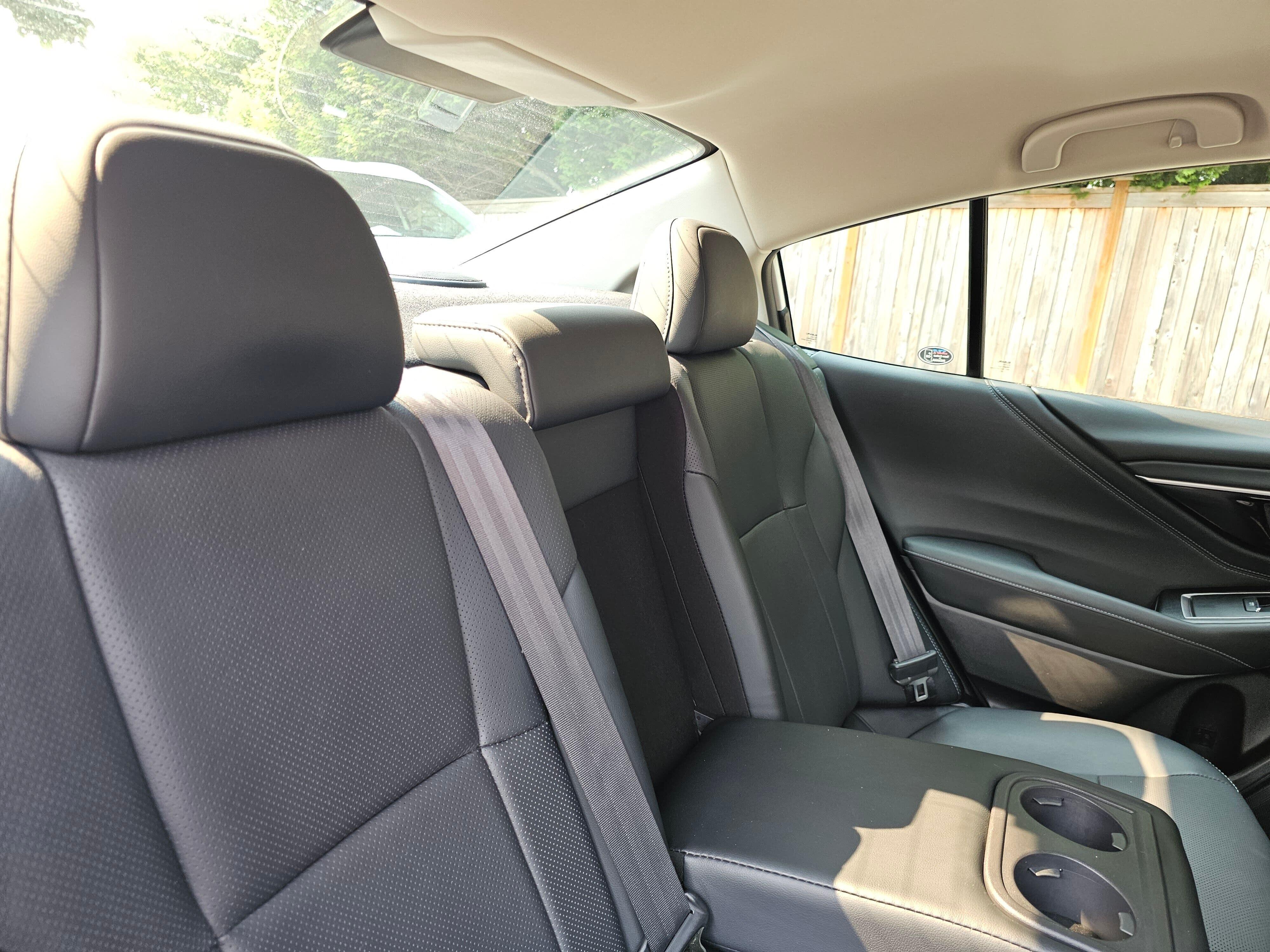 Used 2022 Crystal White Pearl Subaru Limited image 13