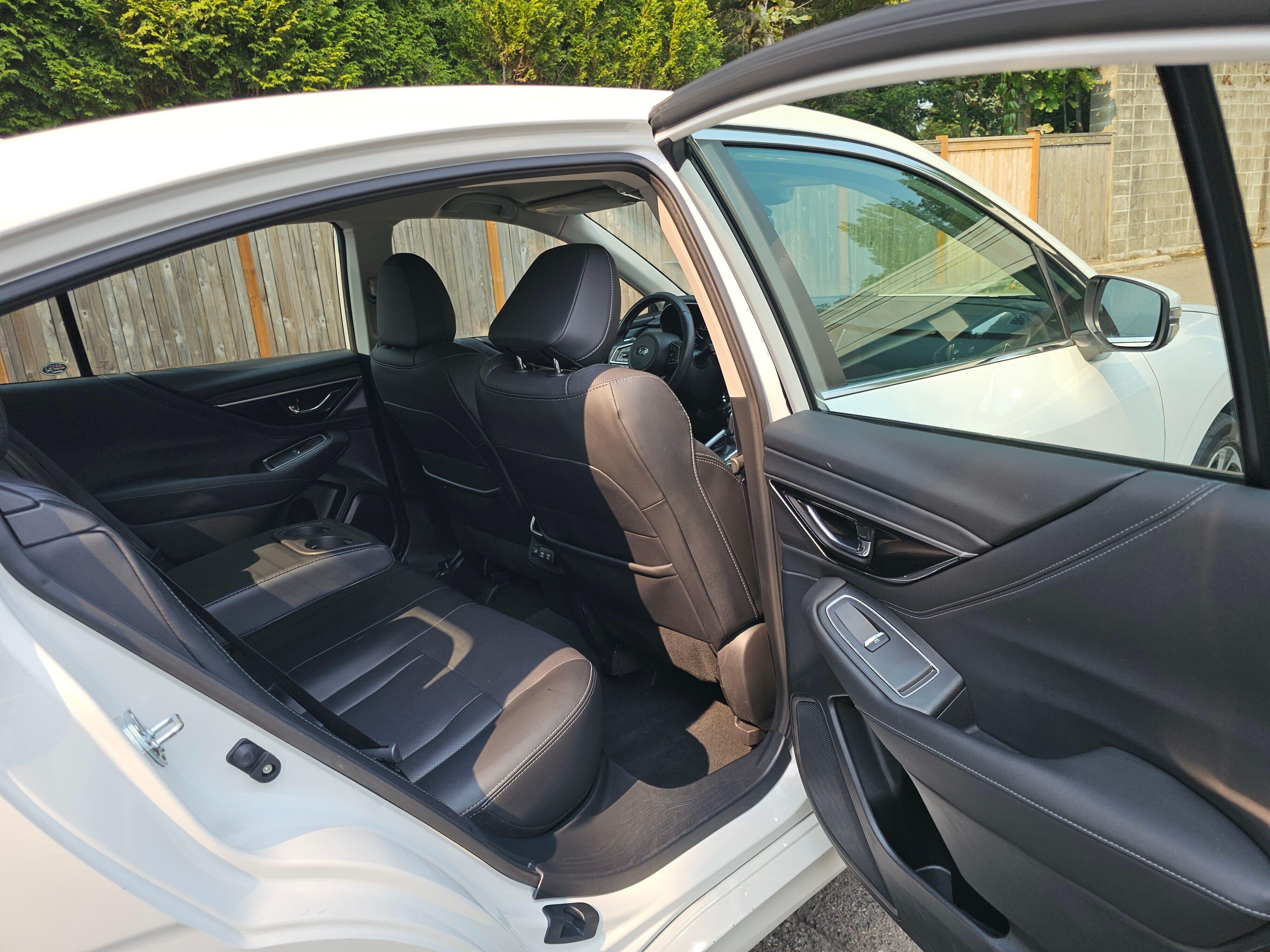 Used 2022 Crystal White Pearl Subaru Limited image 15