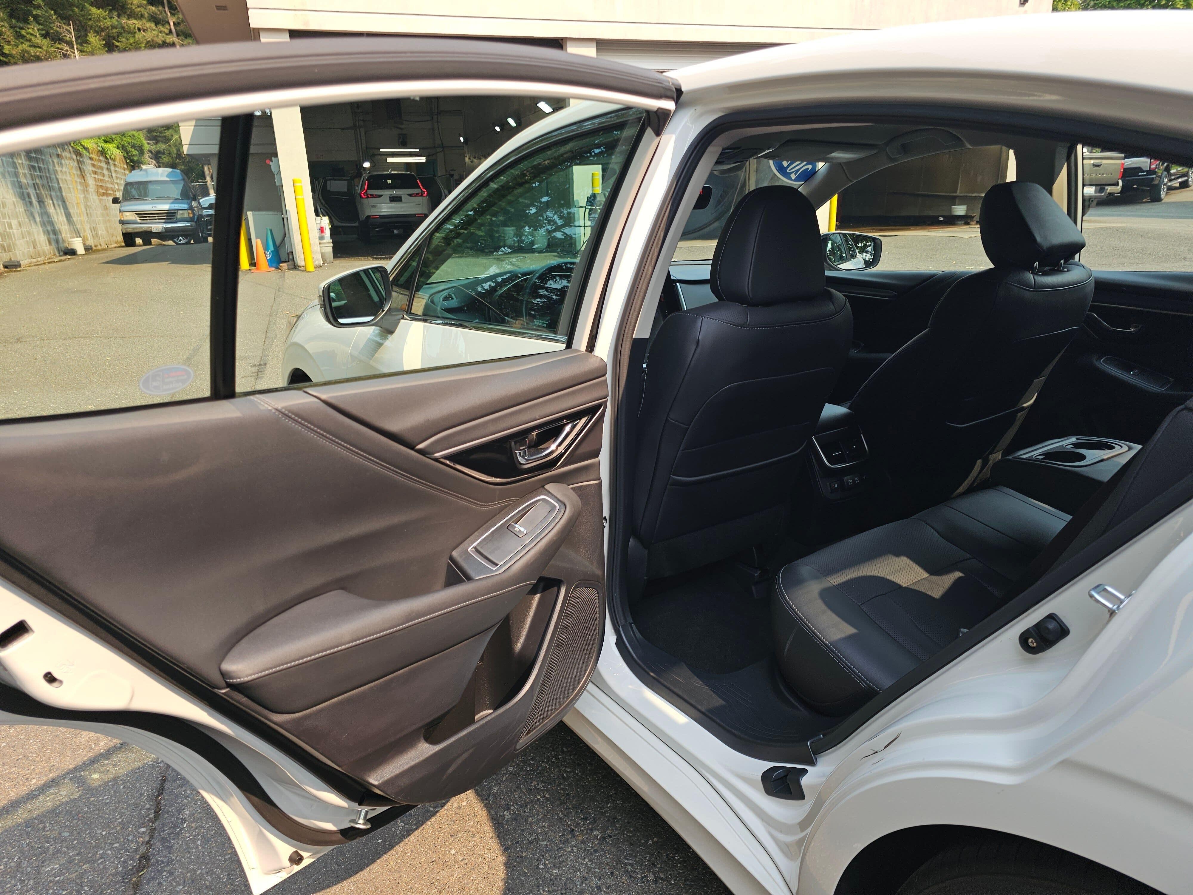 Used 2022 Crystal White Pearl Subaru Limited image 19