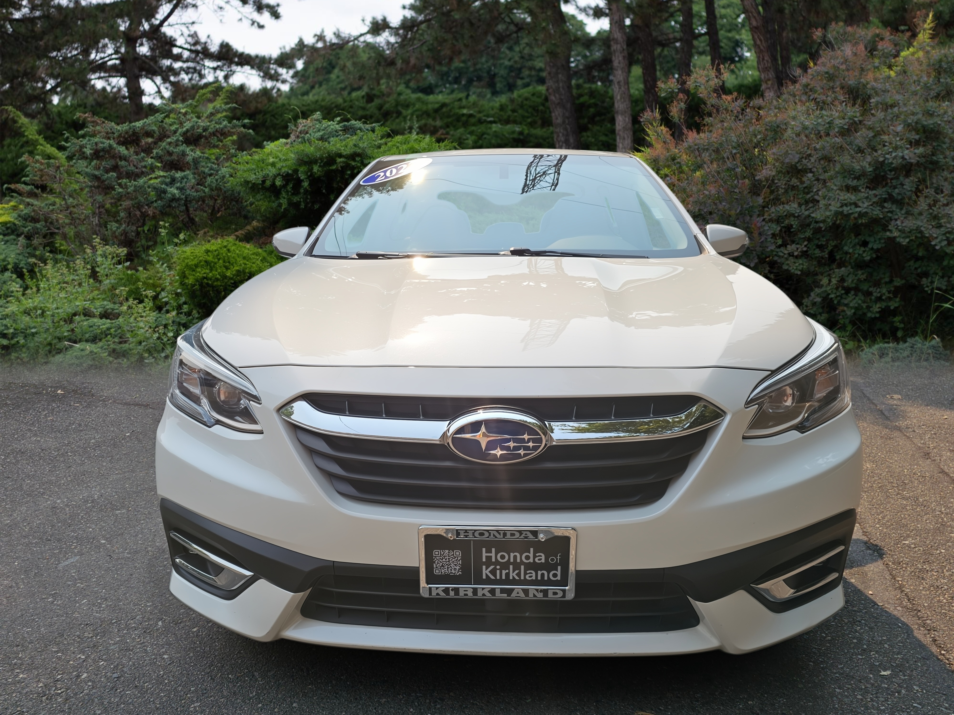 Used 2022 Crystal White Pearl Subaru Limited image 2