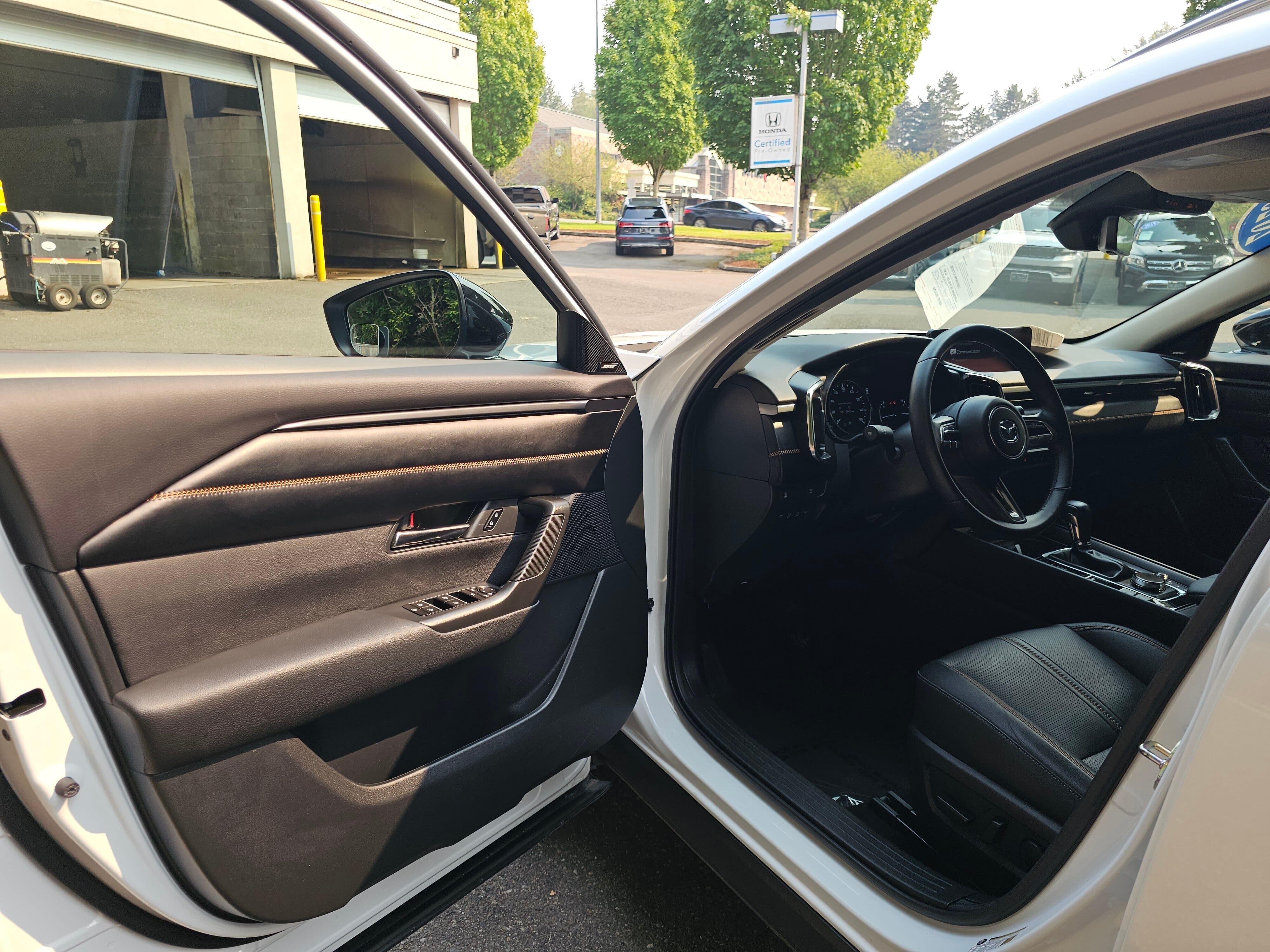Used 2023 Wind Chill Pearl Mazda 2.5 S Premium Plus Package image 23