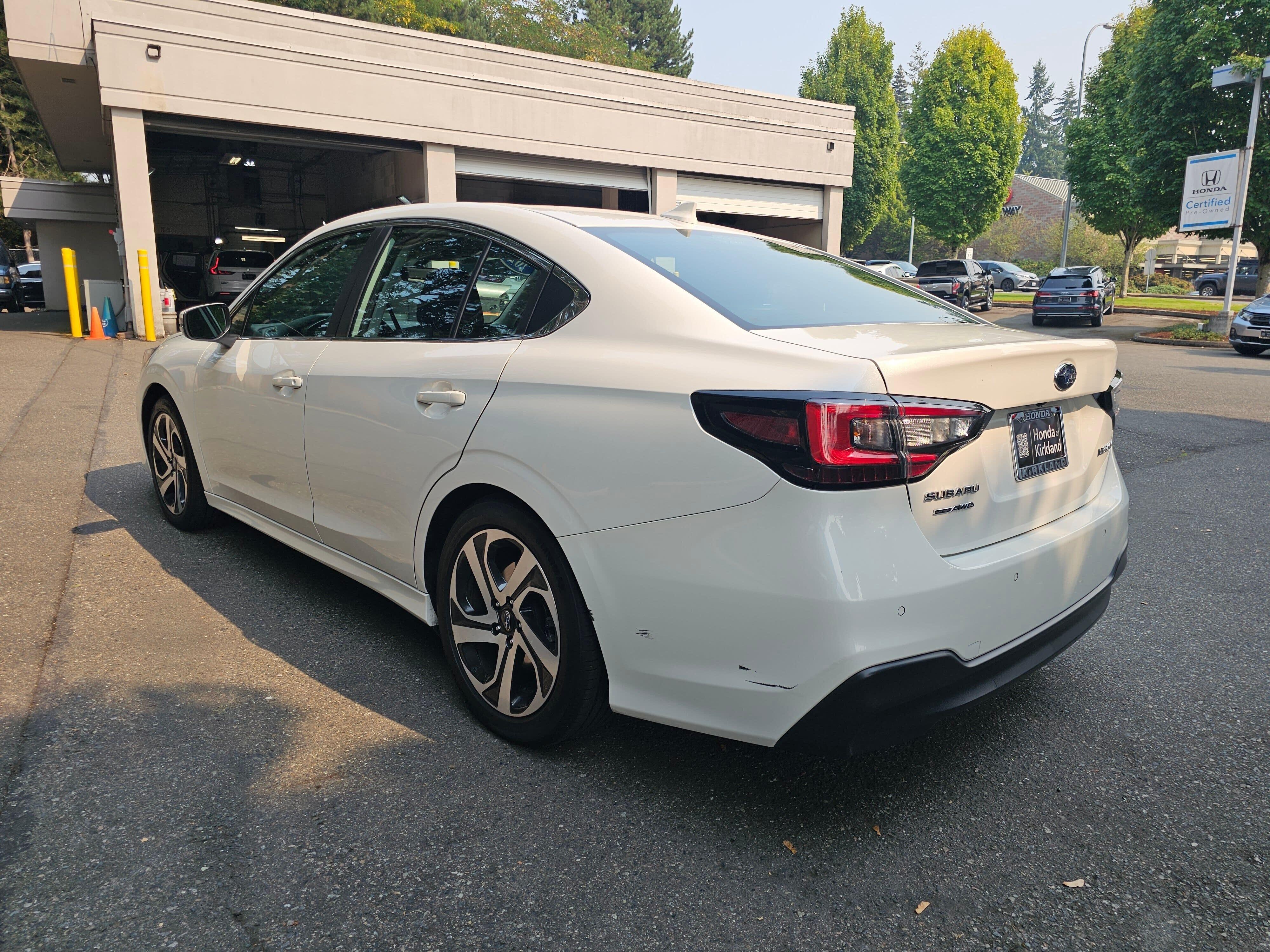 Used 2022 Crystal White Pearl Subaru Limited image 5