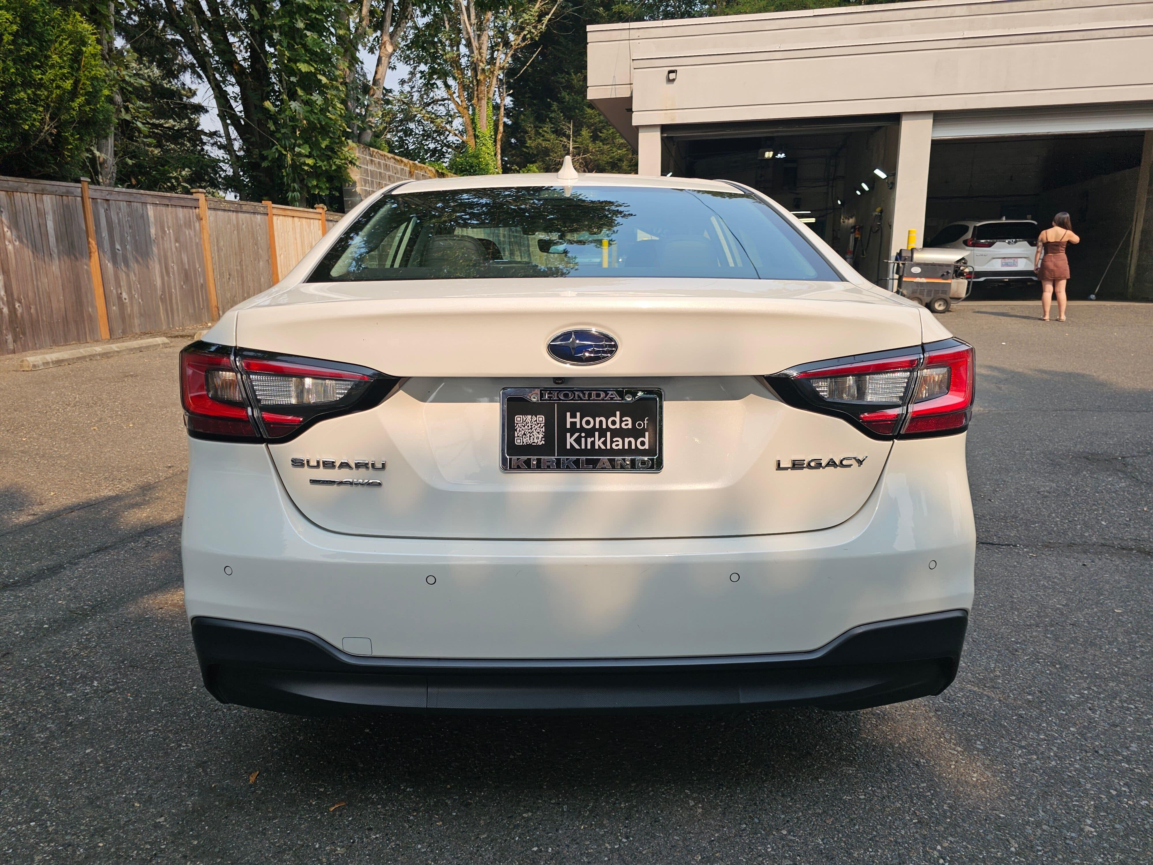 Used 2022 Crystal White Pearl Subaru Limited image 6