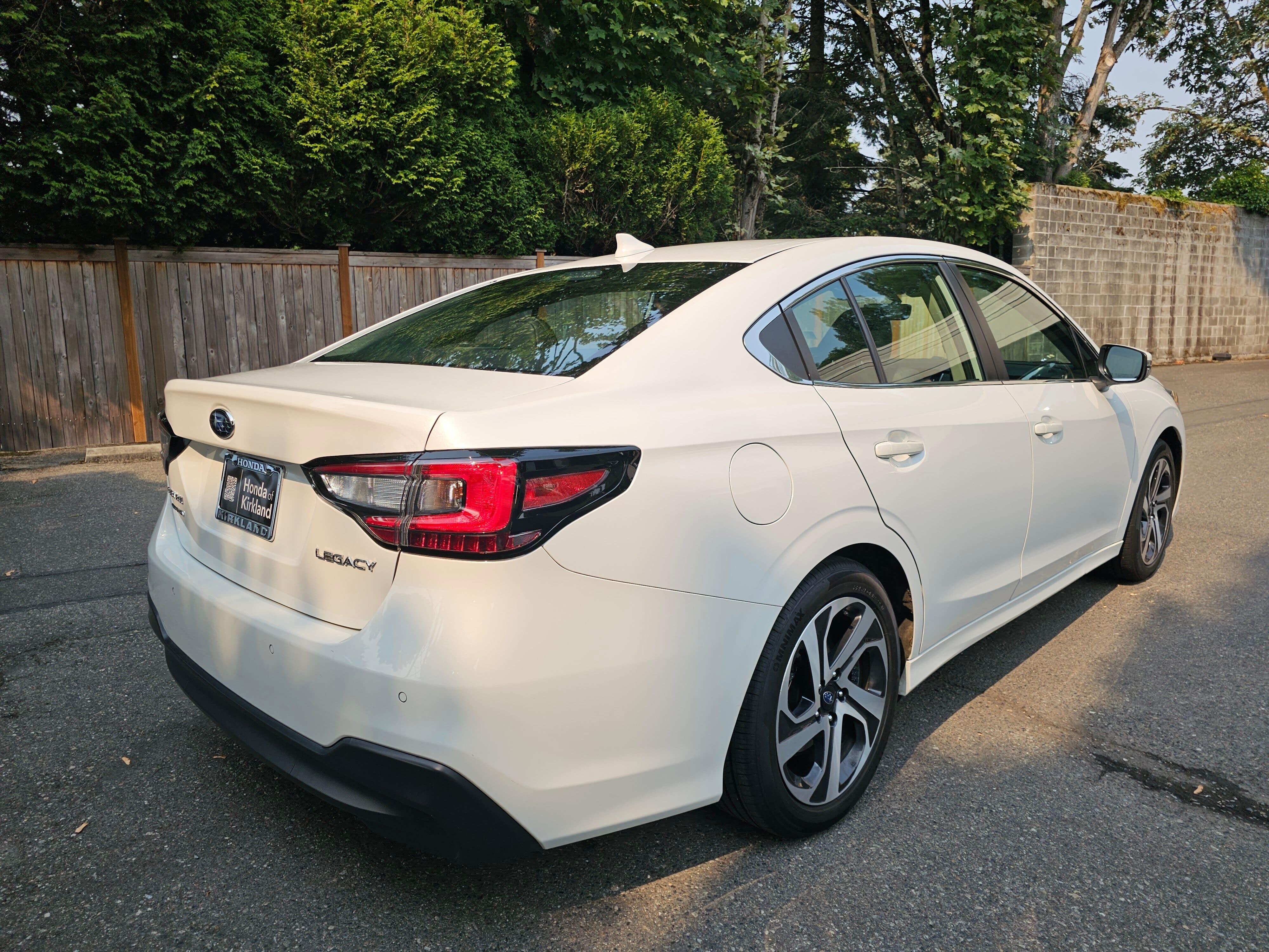 Used 2022 Crystal White Pearl Subaru Limited image 7