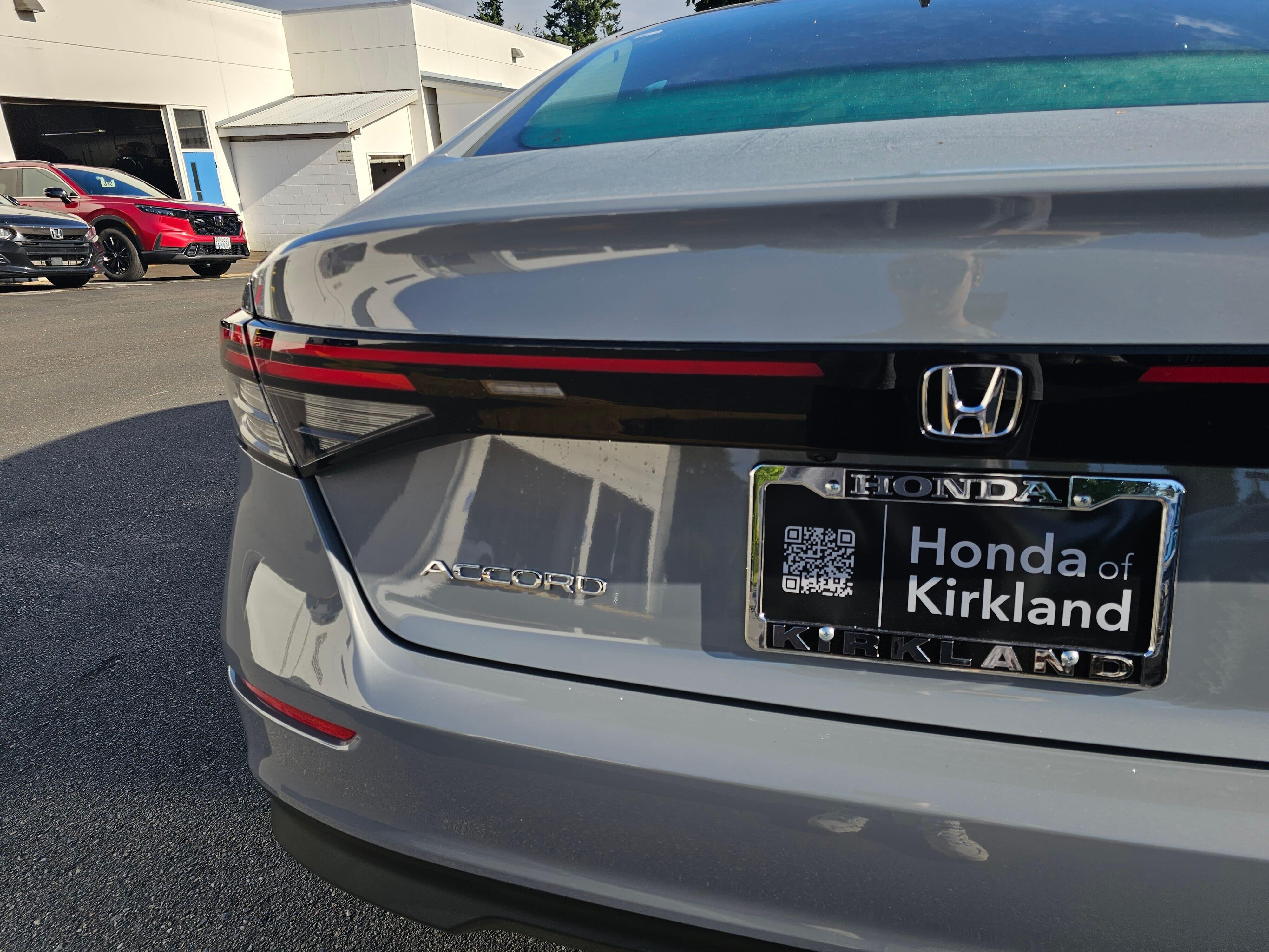New 2026 Urban Gray Pearl Honda SE image 16